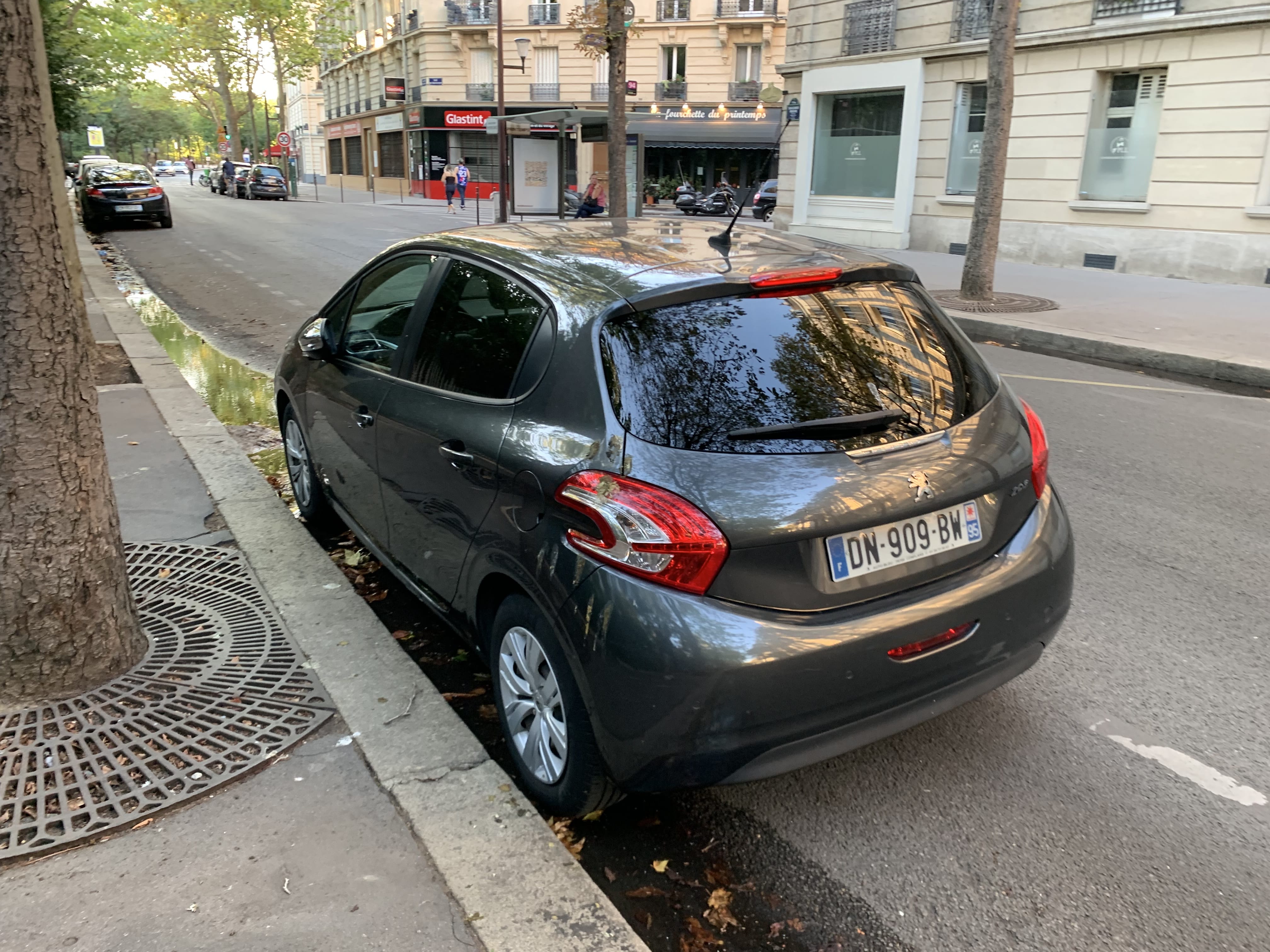 Peugeot 208 avec GPS