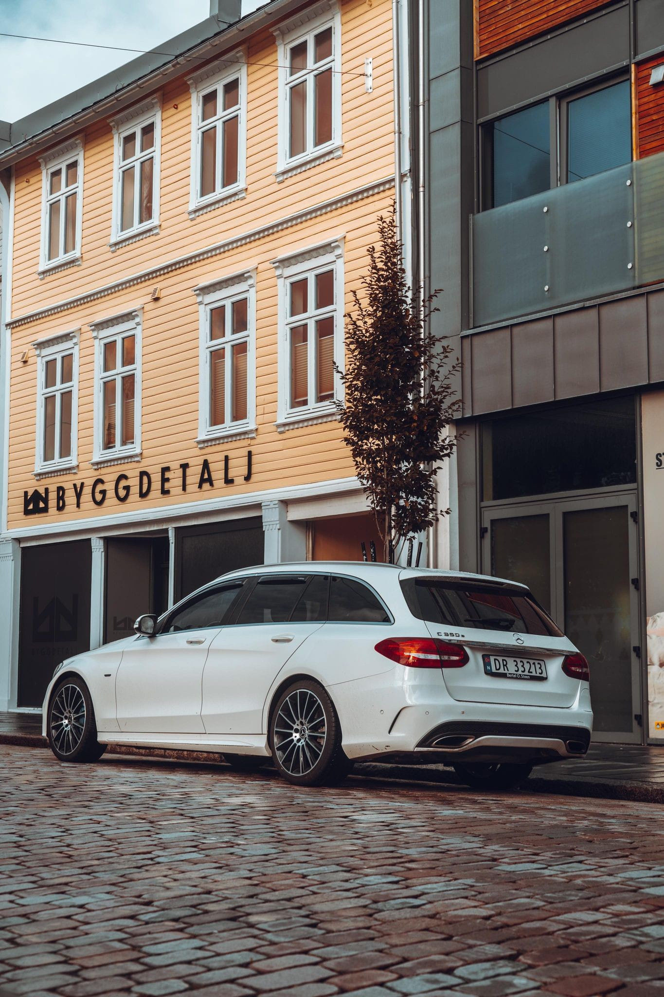 Mercedes-Benz C350e with Air conditioning