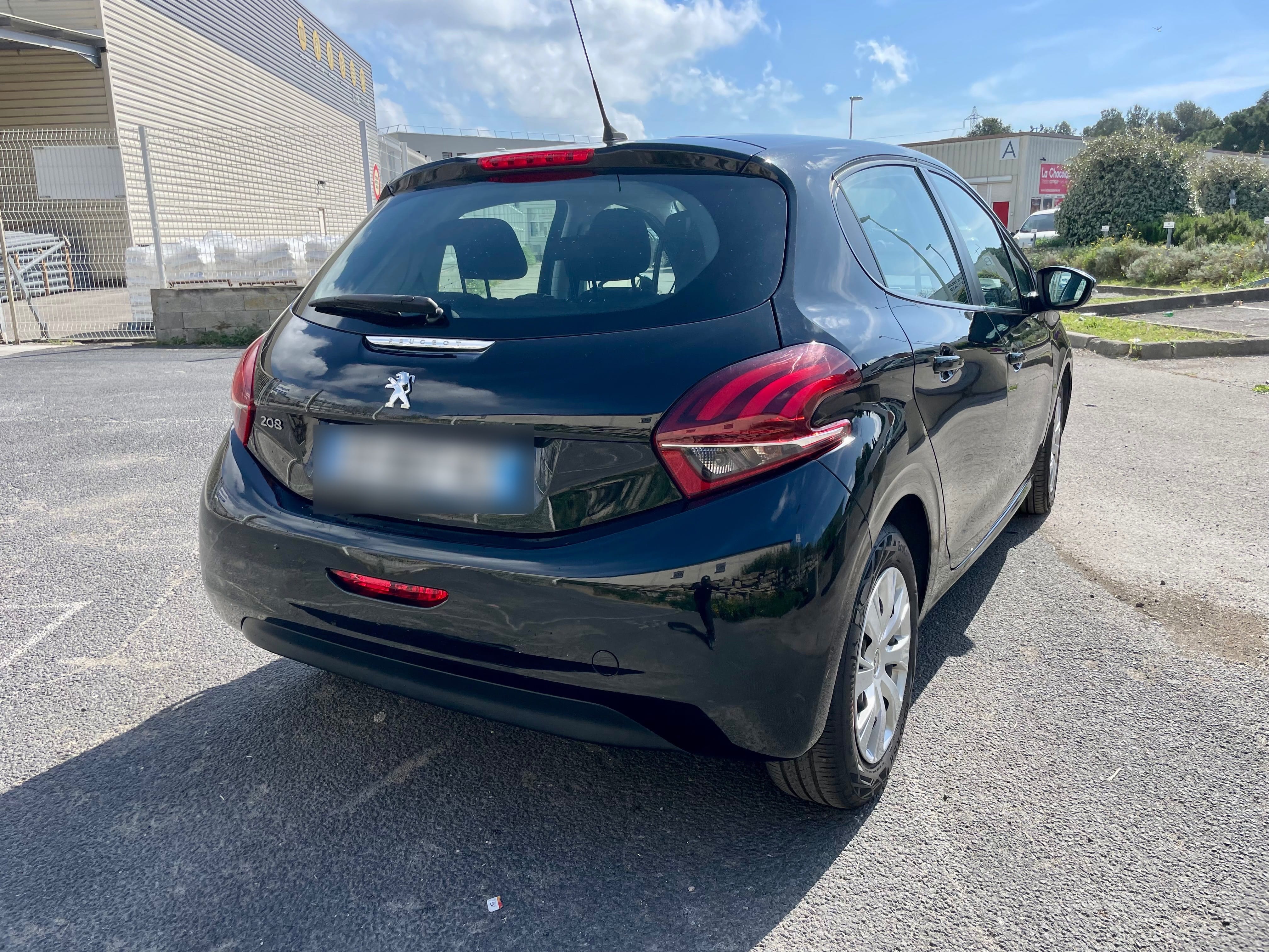 Peugeot 208 avec GPS