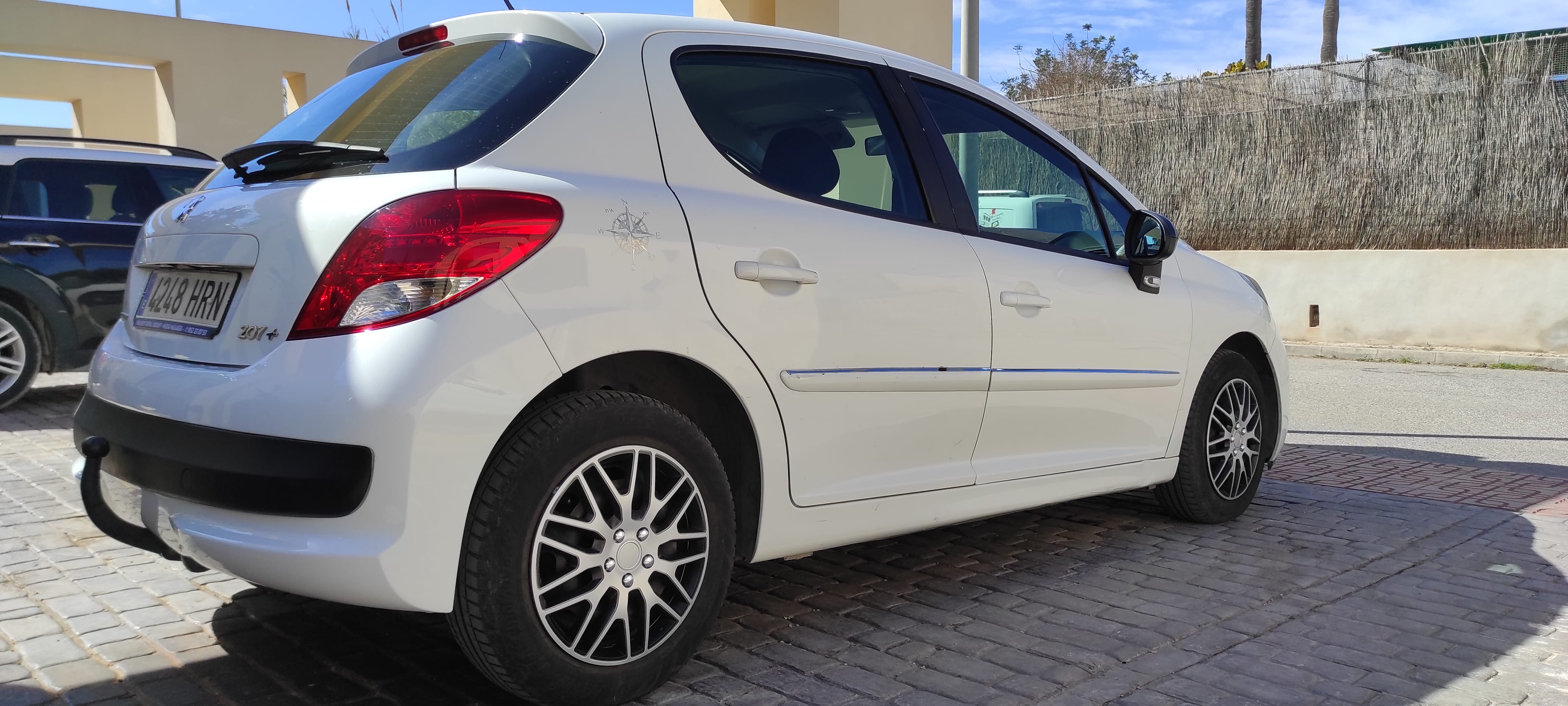 Peugeot 207+ with Audio / iPod input