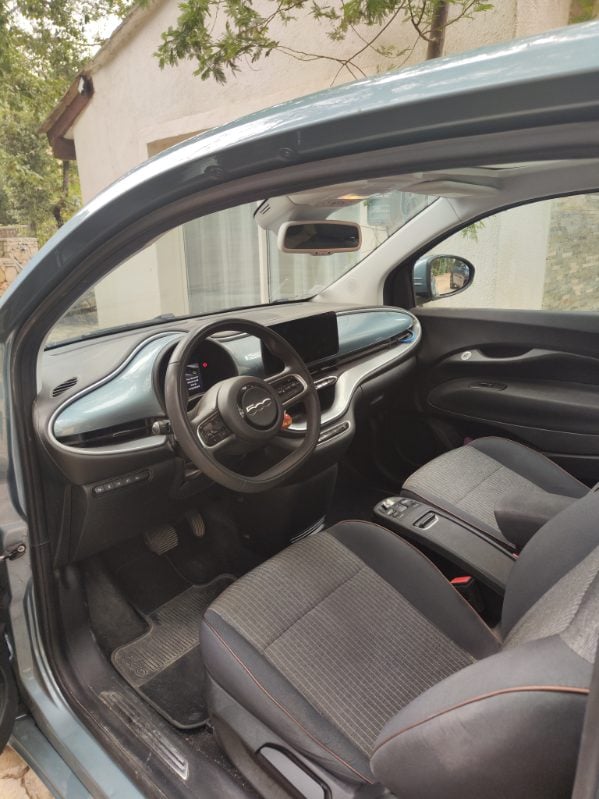 Fiat 500e avec GPS