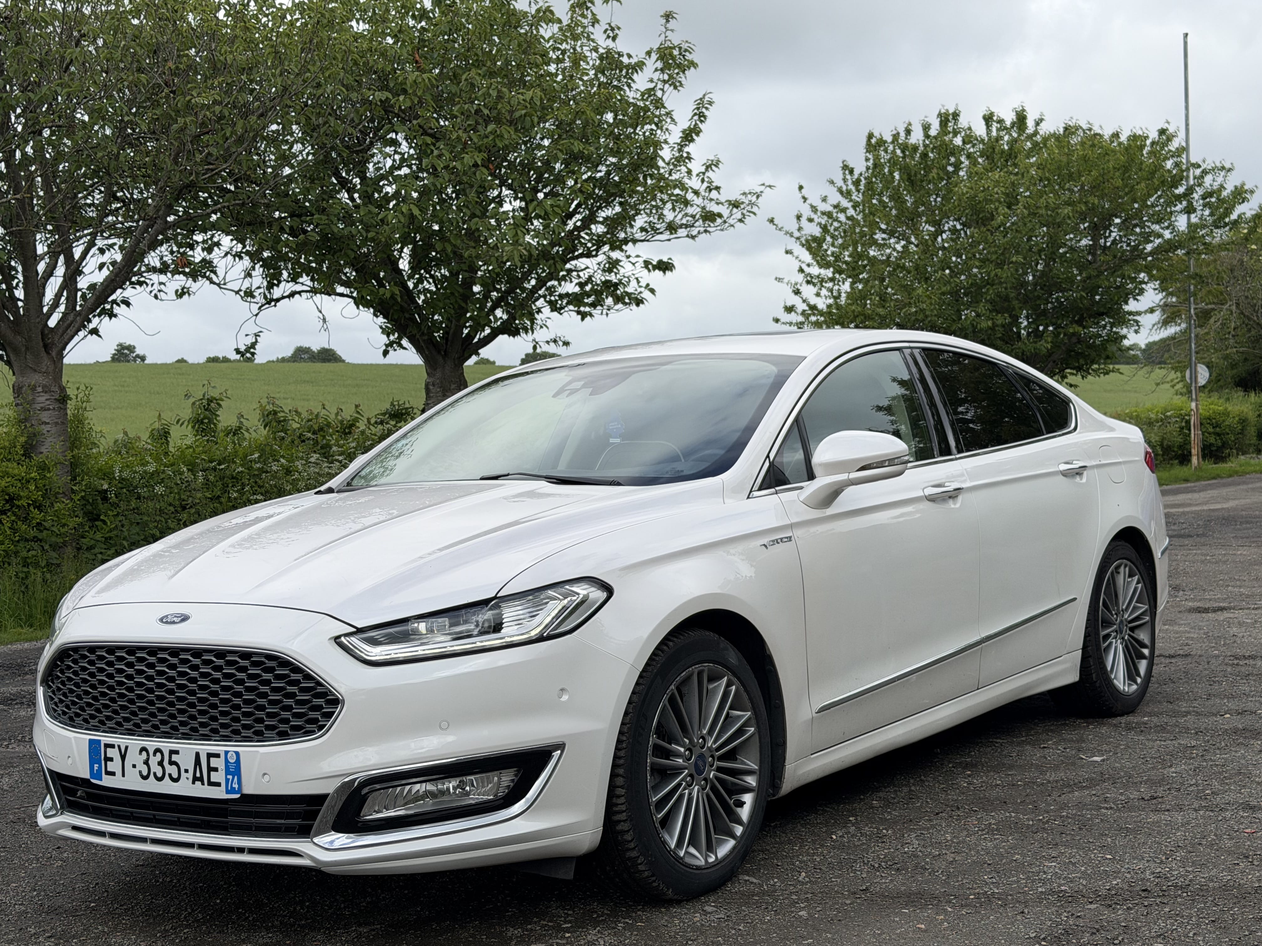 Ford Mondeo Hybride avec Climatisation
