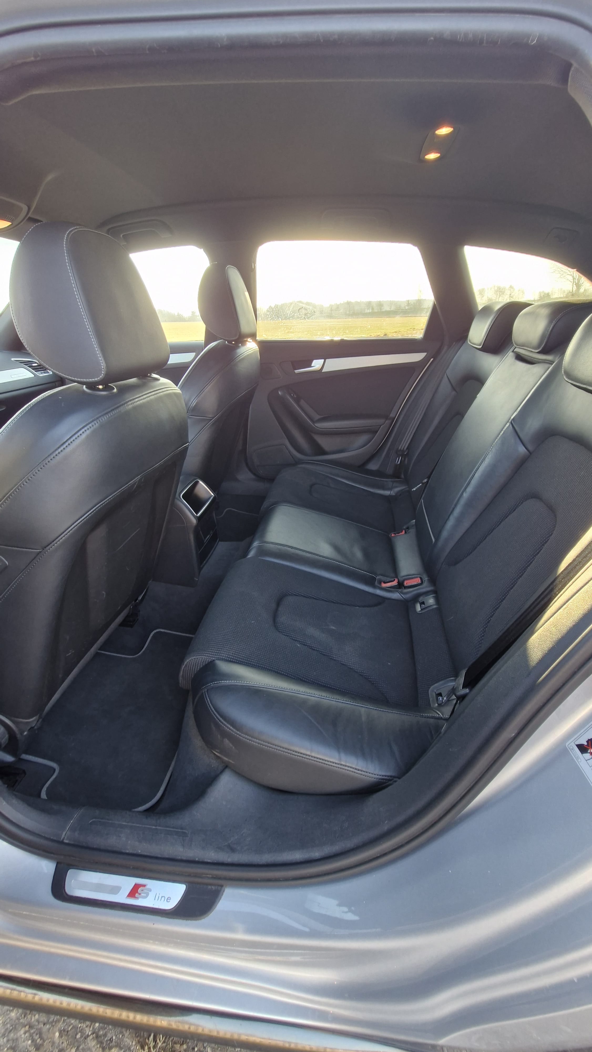 Audi A4 Avant quattro S-line with Bluetooth audio