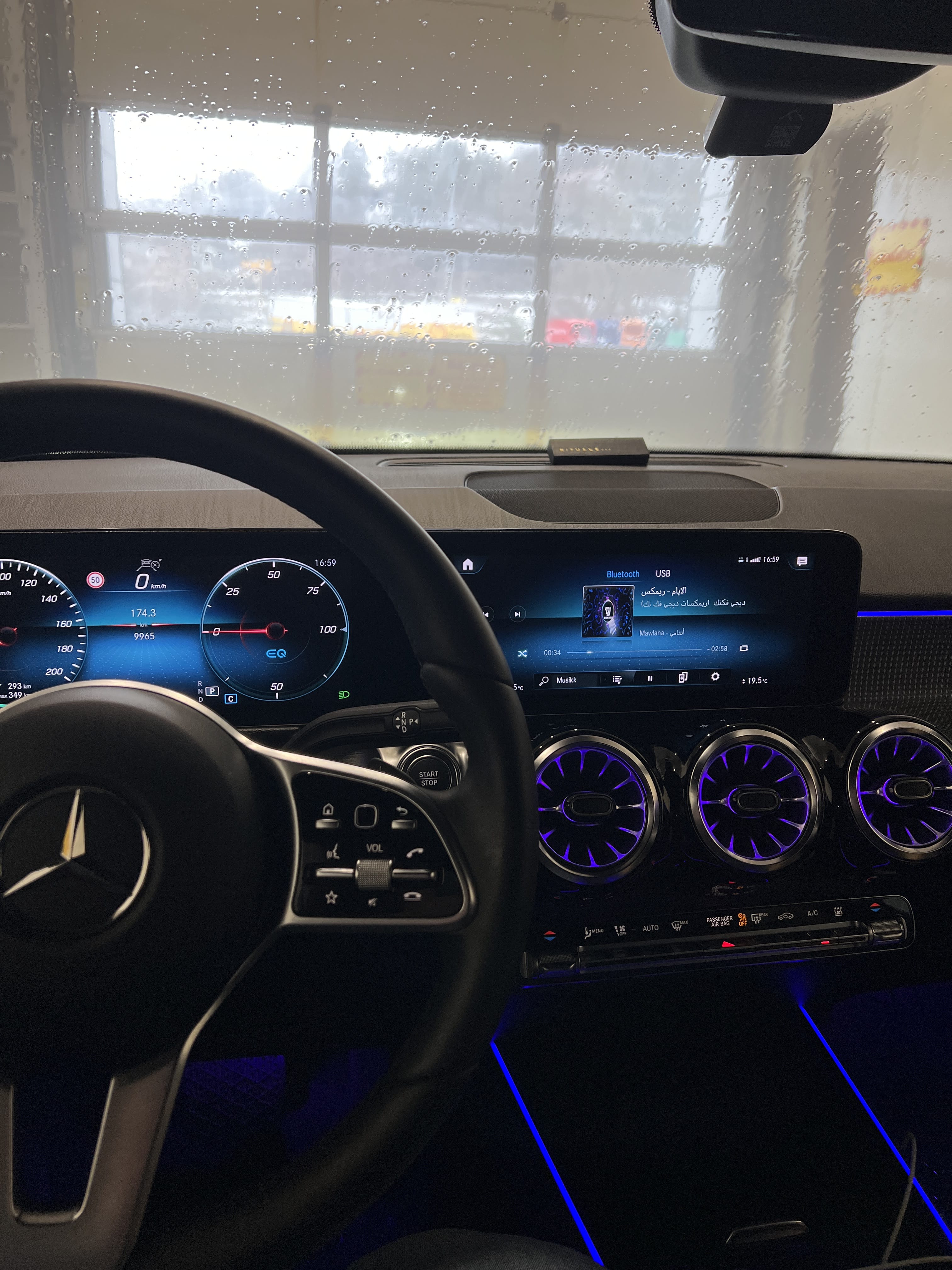 Mercedes-Benz EQB med Dashcam
