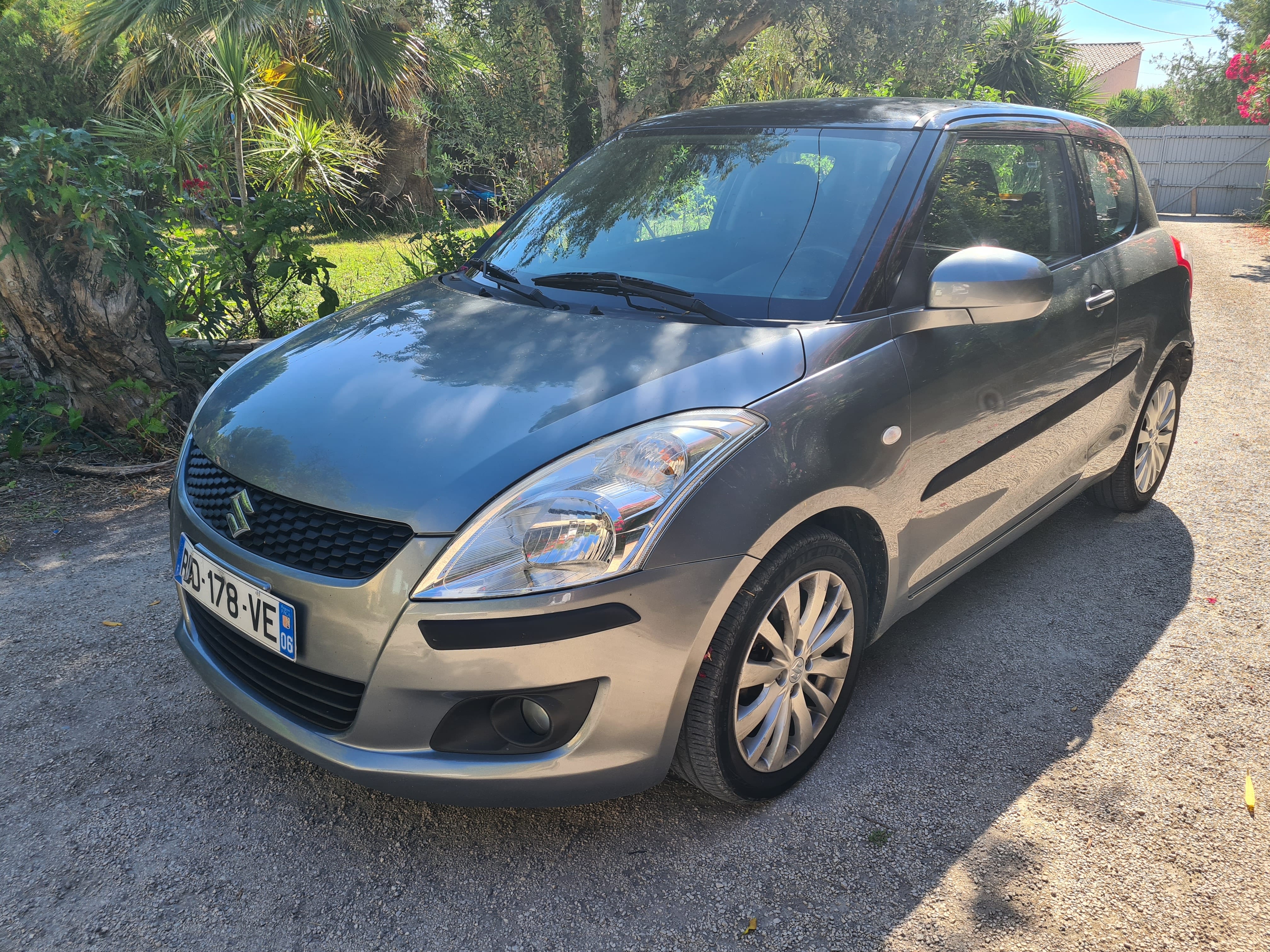 Suzuki Swift 1.2 l  3 portes climatisation,, 2010, Essence 95