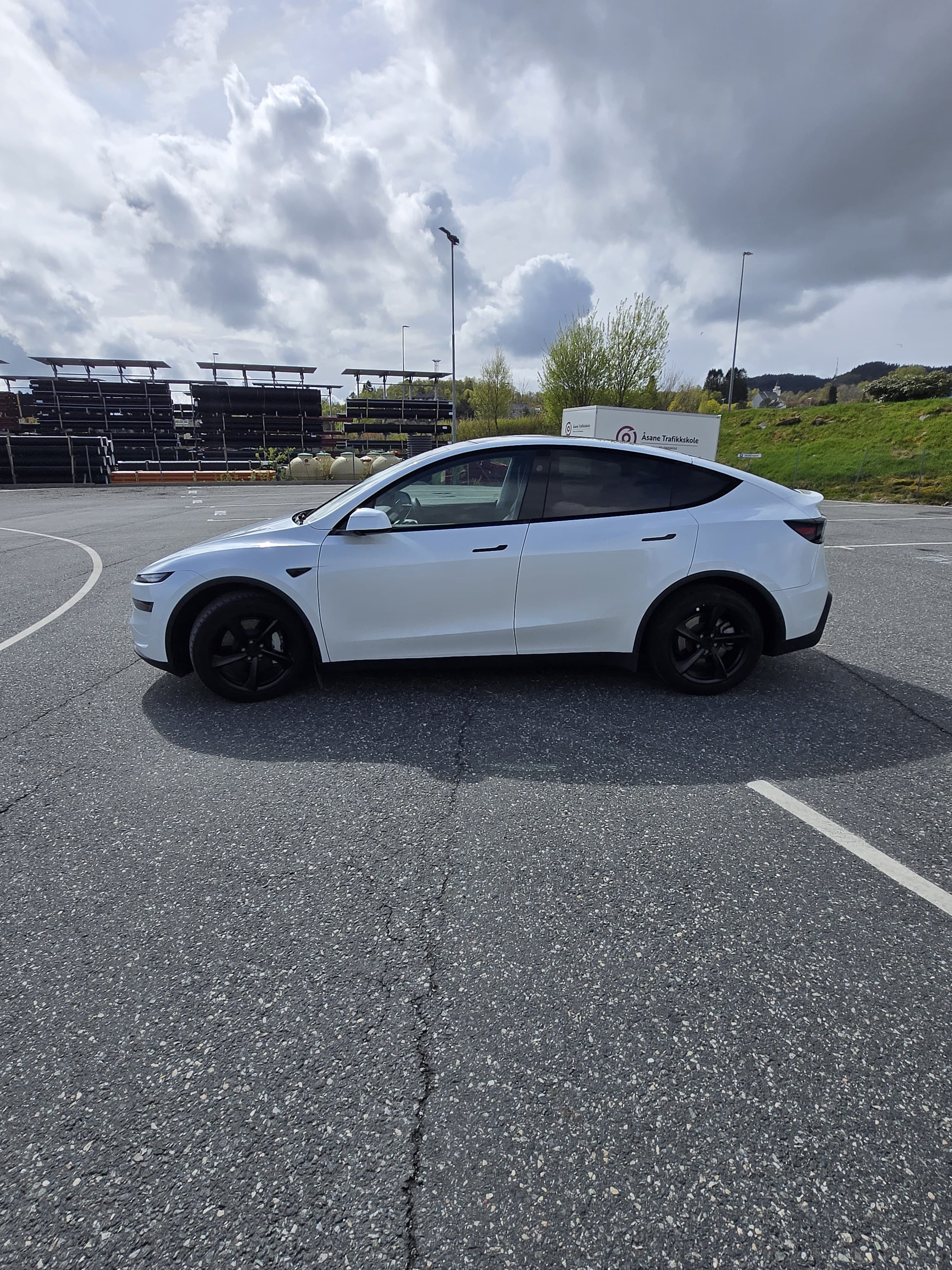 Tesla Model Y med Aircondition