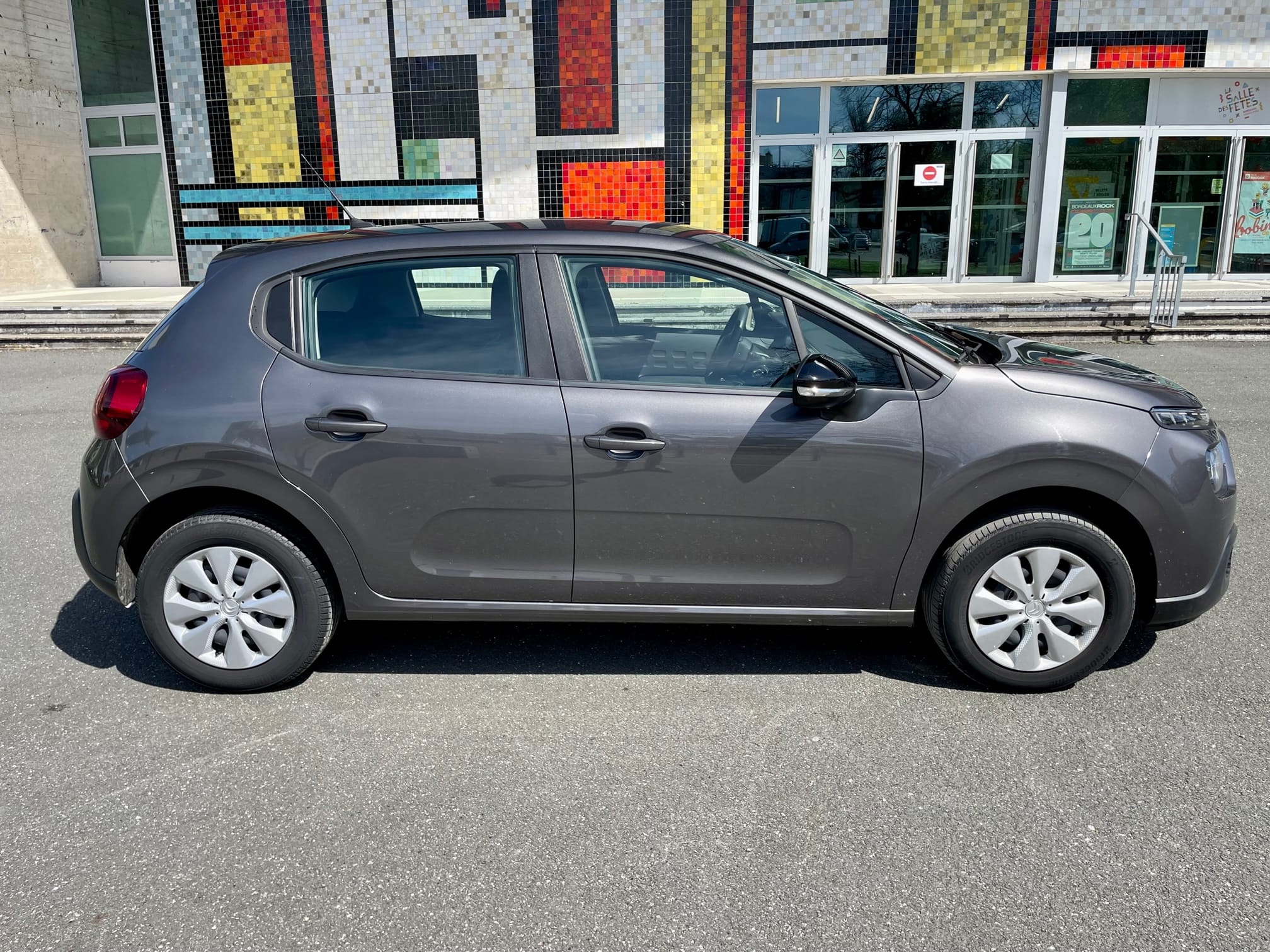 Citroen C3 CarPlay / État neuf avec Audio Bluetooth