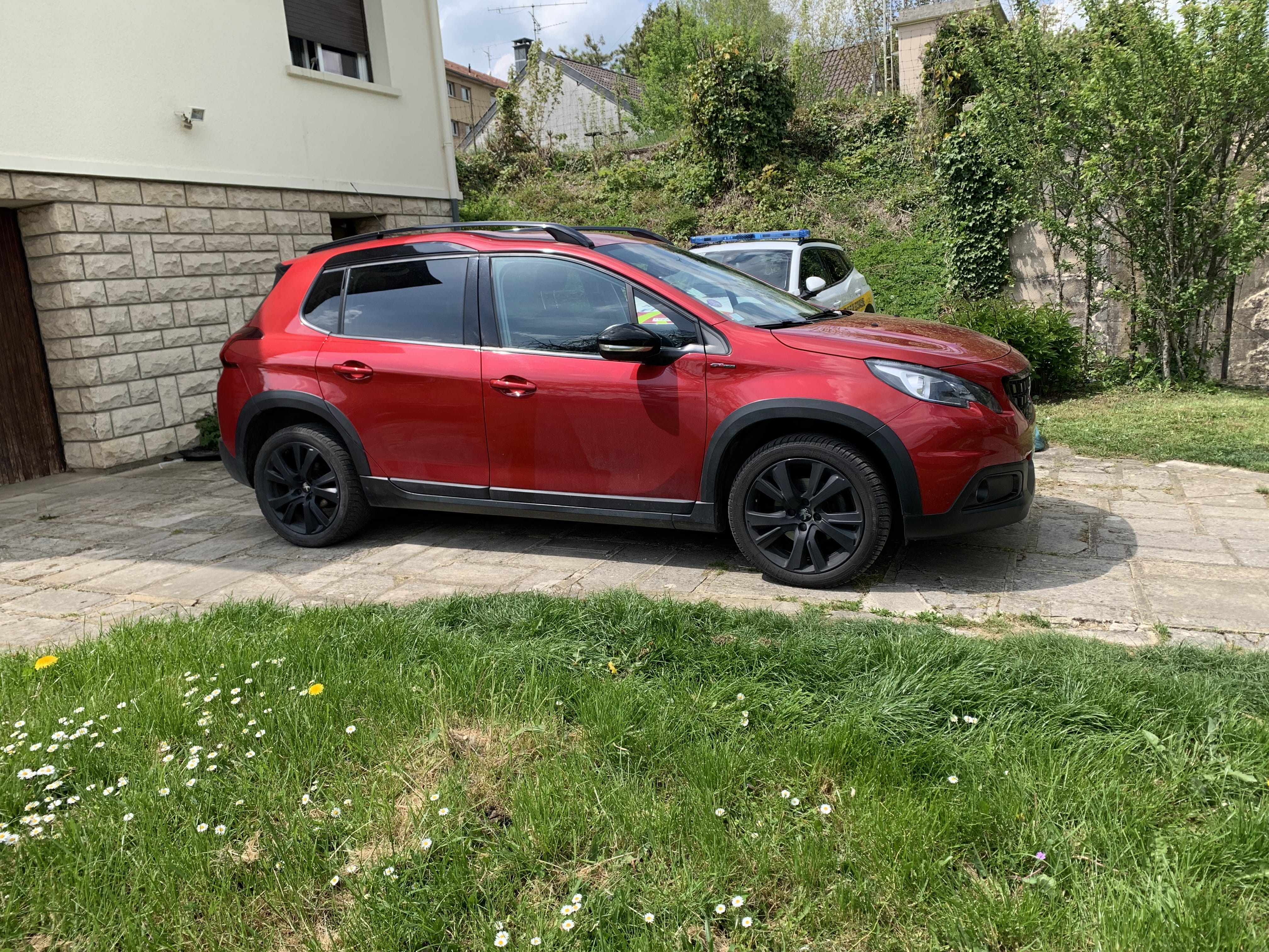 Peugeot 2008, 2017, Essence 95