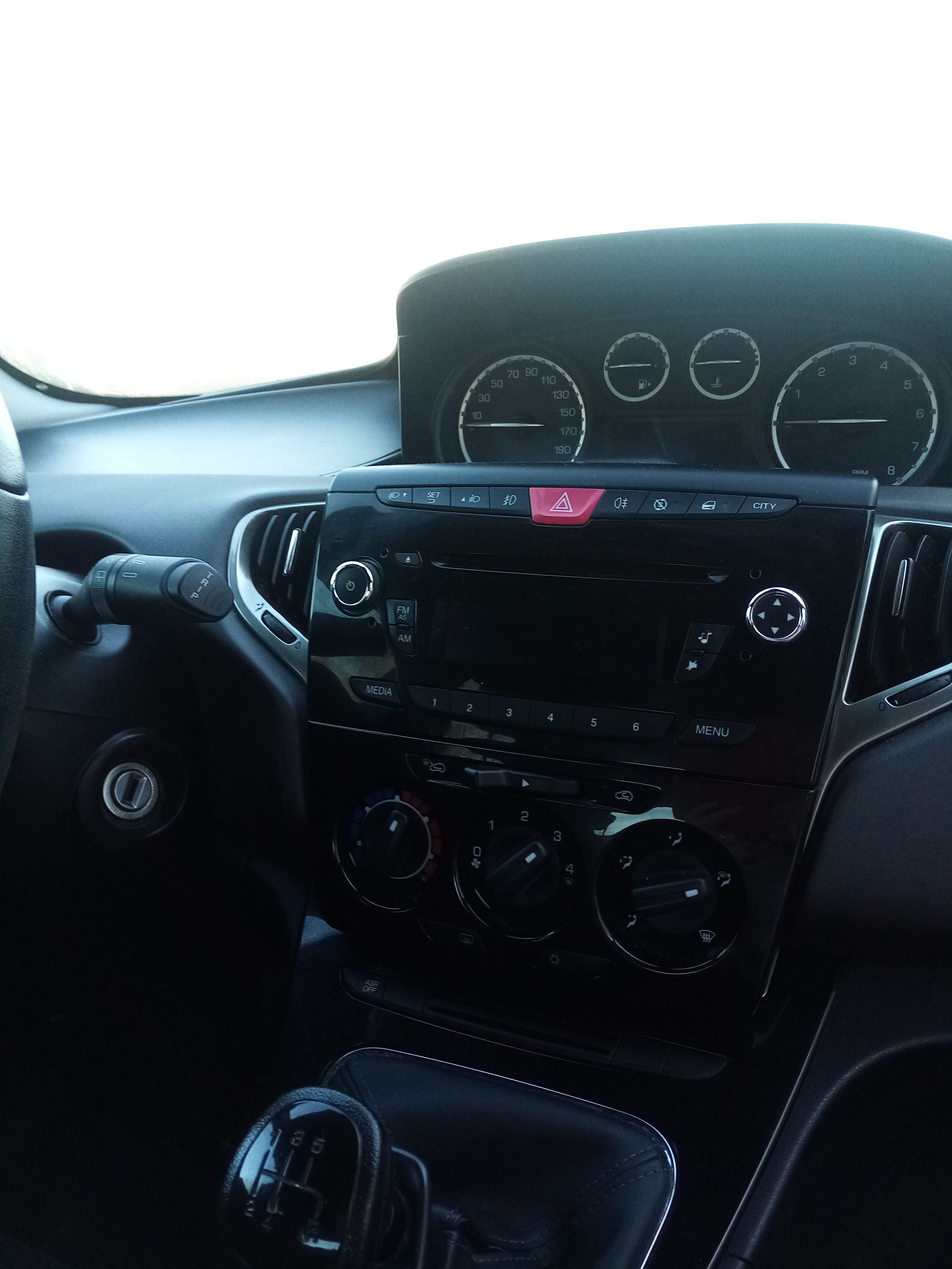 Lancia Ypsilon avec Siège bébé