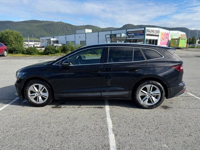 Skoda Enyaq 80x Quattro with Air conditioning