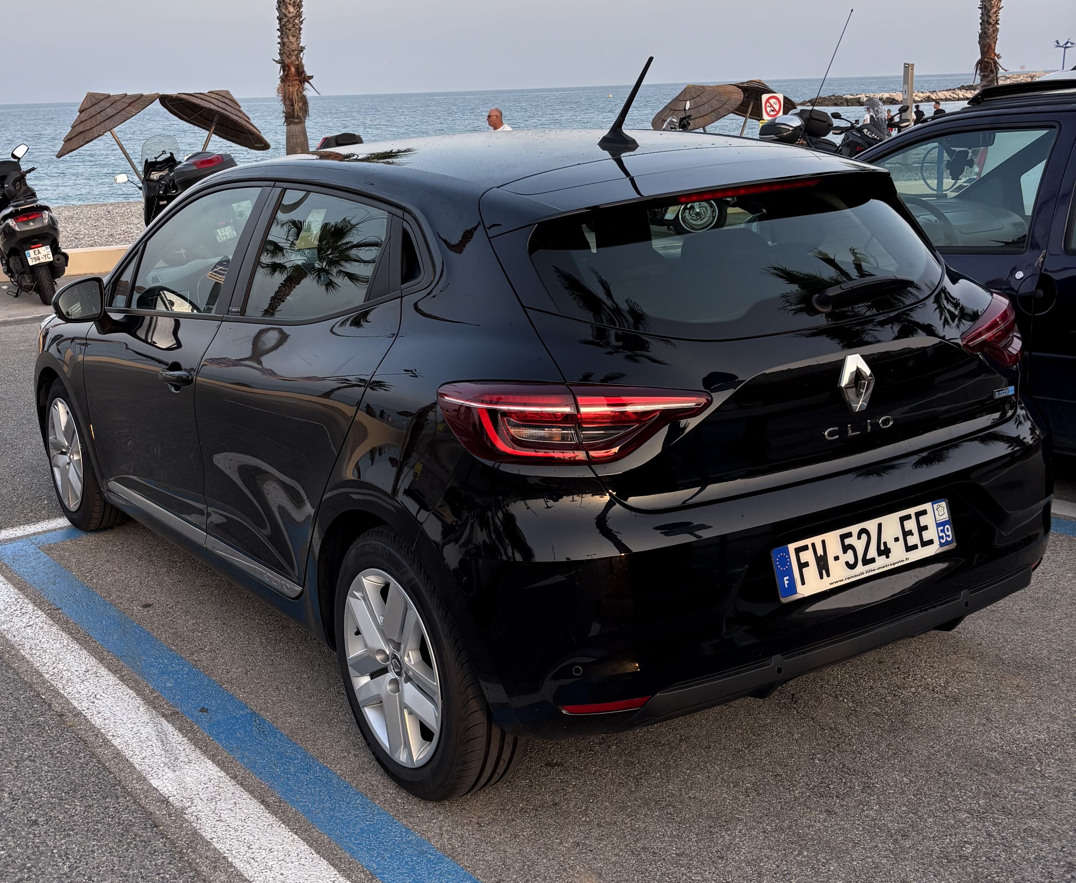 Renault Clio E-tech  Renault Clio 5 Hybride Automatique 140ch | Full Options | Économe | Flexibilité horaire avec Audio Bluetooth