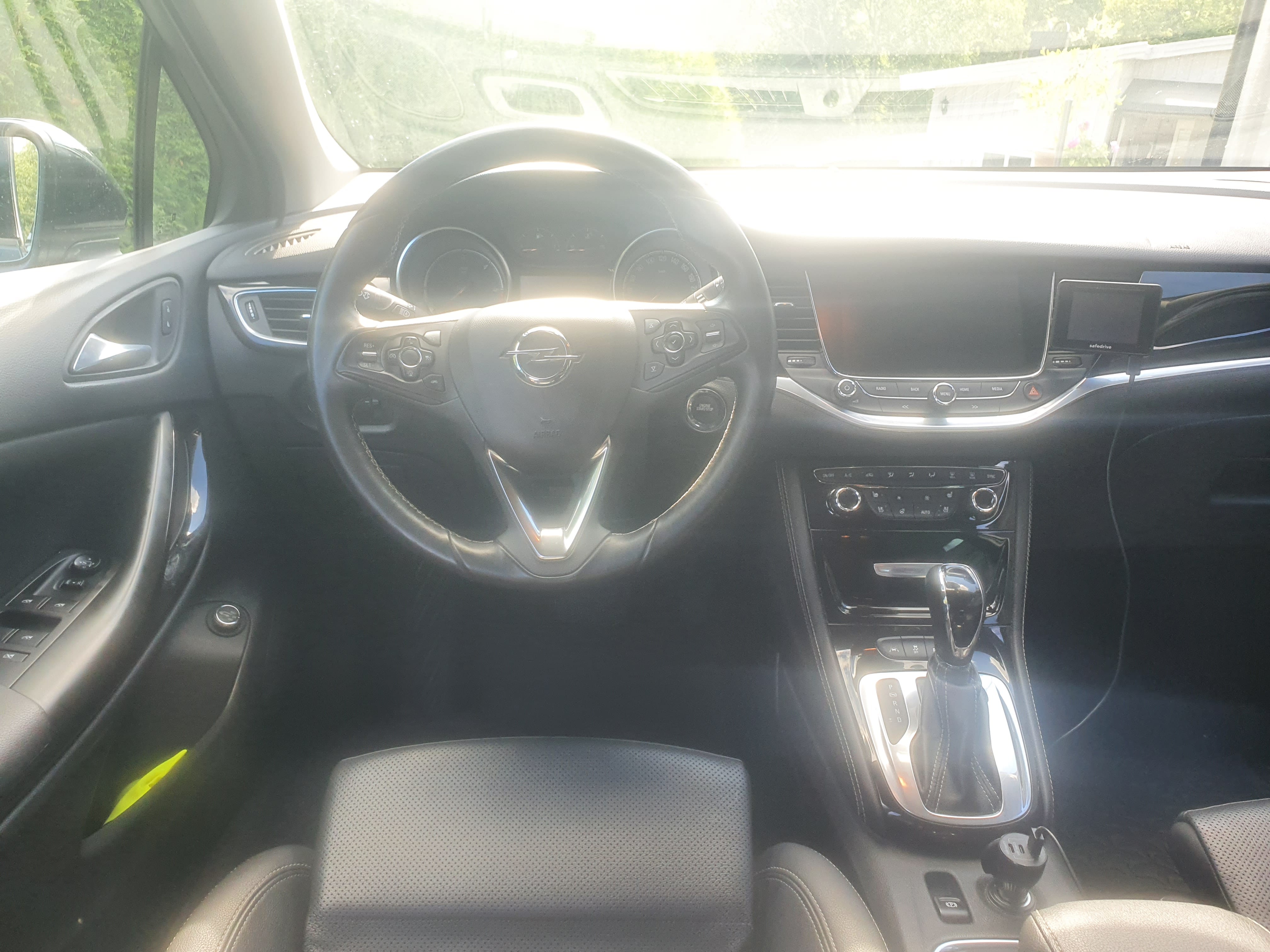 Opel Astra with Cruise control