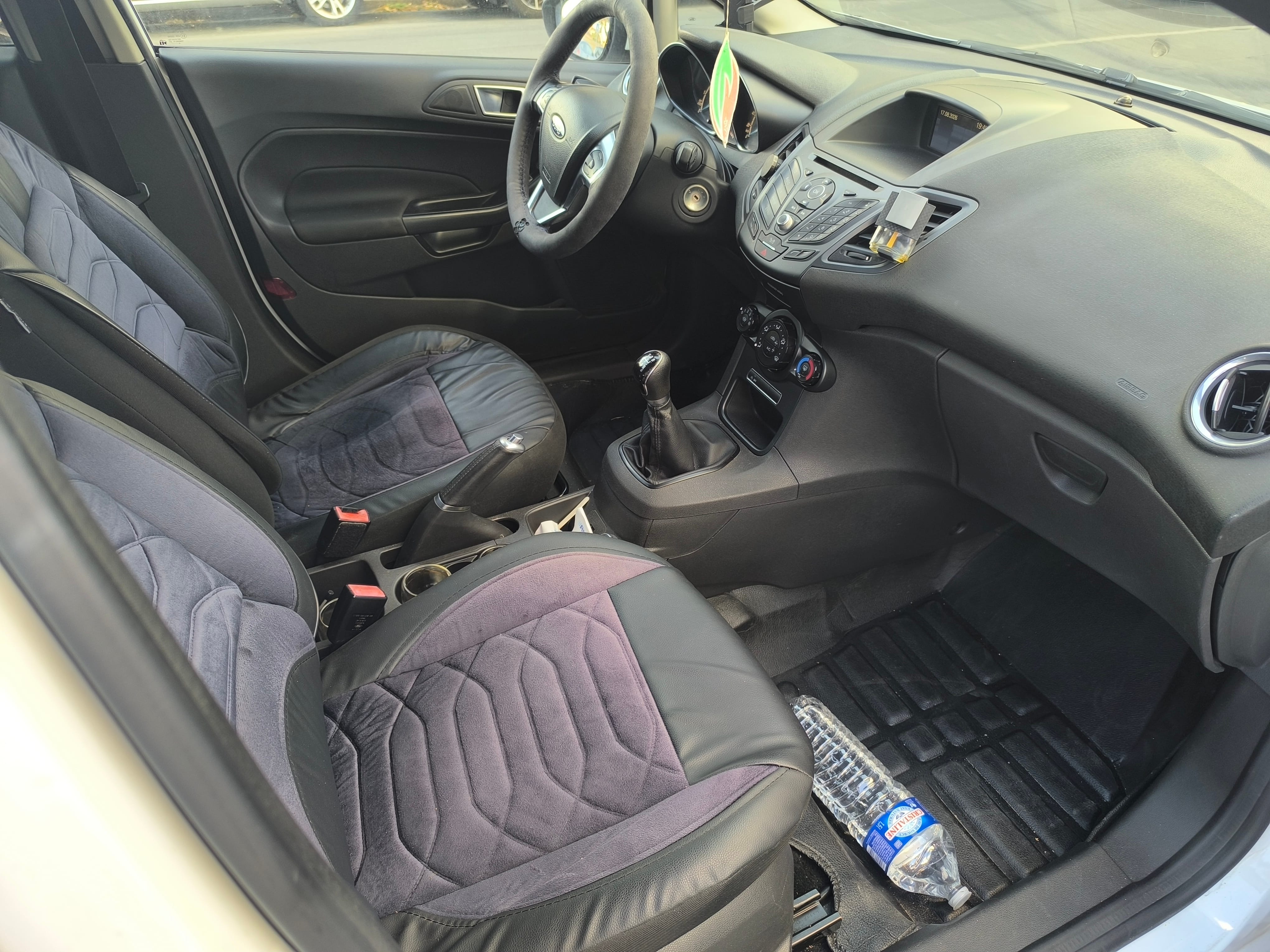Ford Fiesta avec Régulateur de vitesse