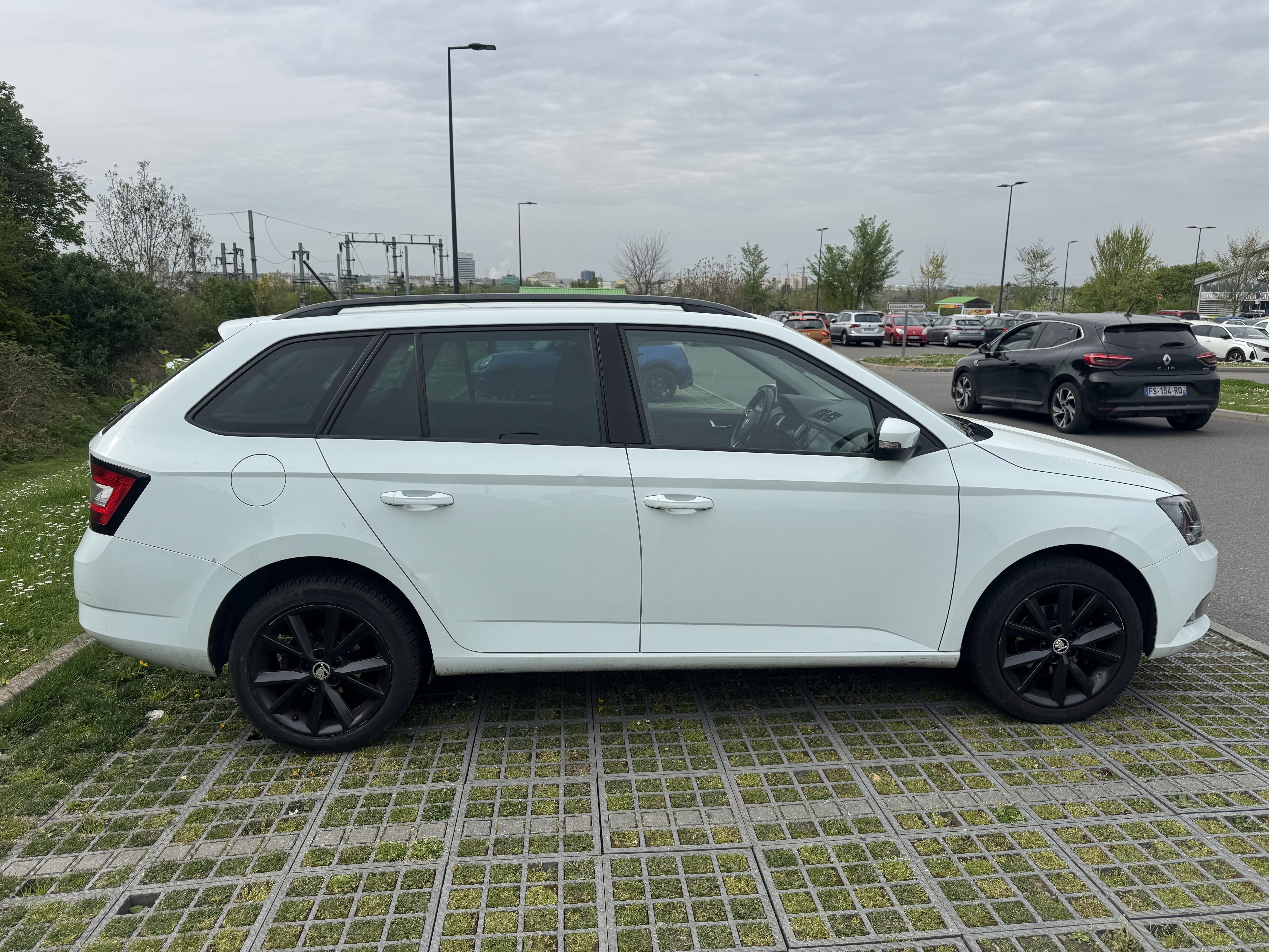 Skoda Fabia Combi avec Autoradio