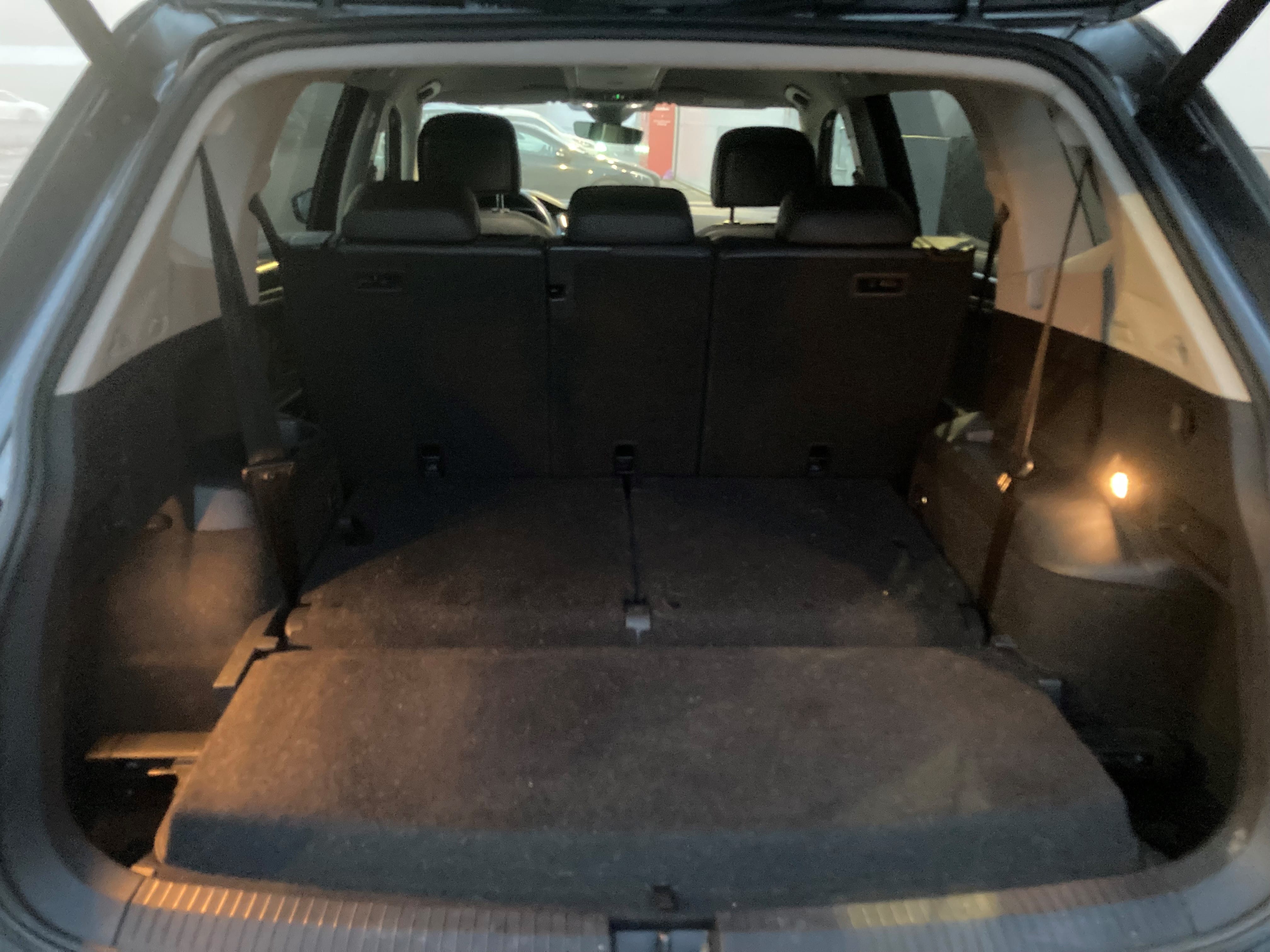 Volkswagen Tiguan SE R-Line Black 4MOTION 190 hp with Audio / iPod input