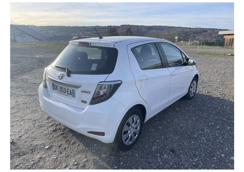 Toyota Yaris Hybride avec Dashcam