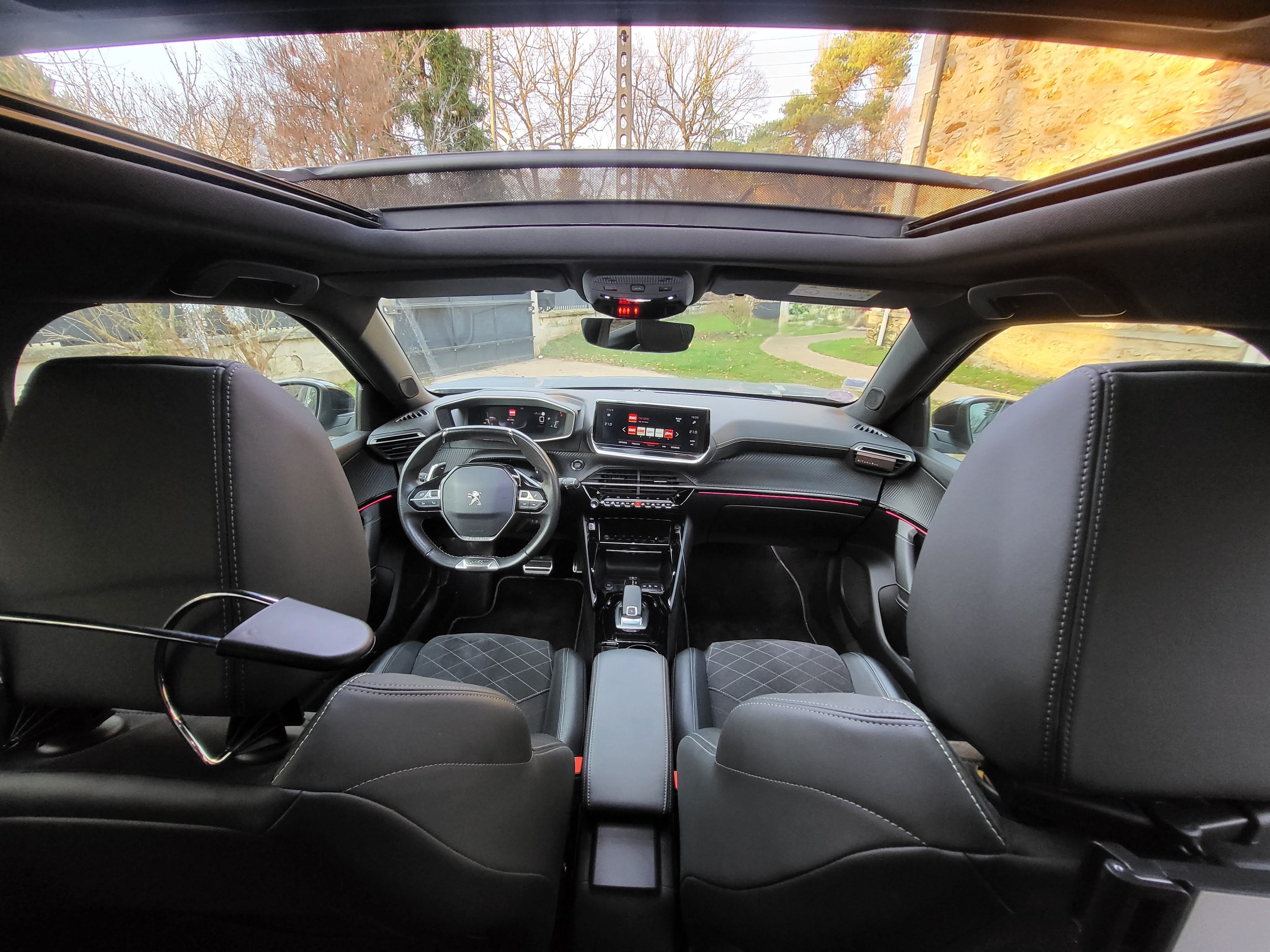 Peugeot 2008 *LIVRAISON* GT Line Toit ouvrant + Sièges chauf + Android Apple Carplay avec Audio Bluetooth