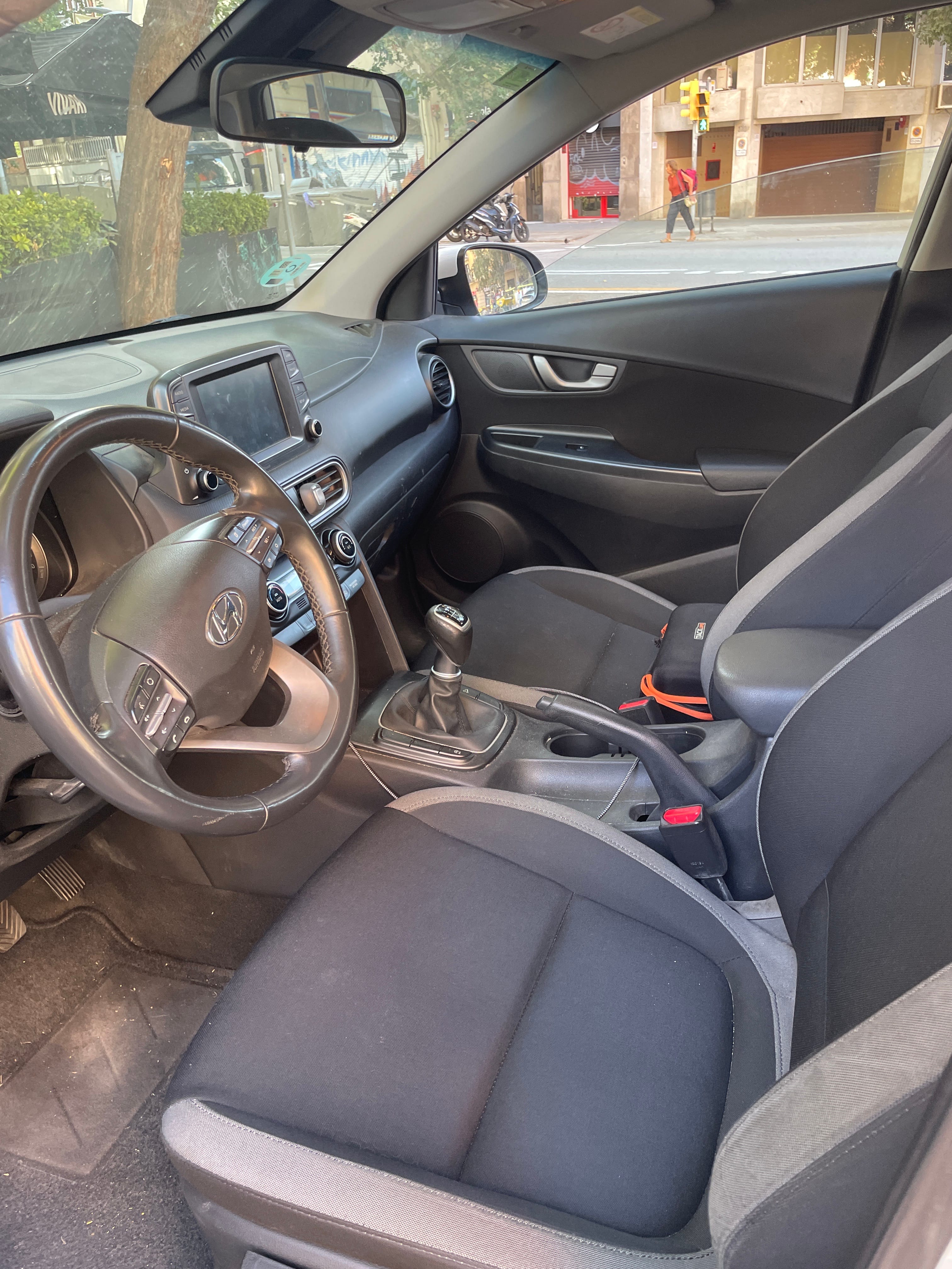 Hyundai Kona con Silla infantil