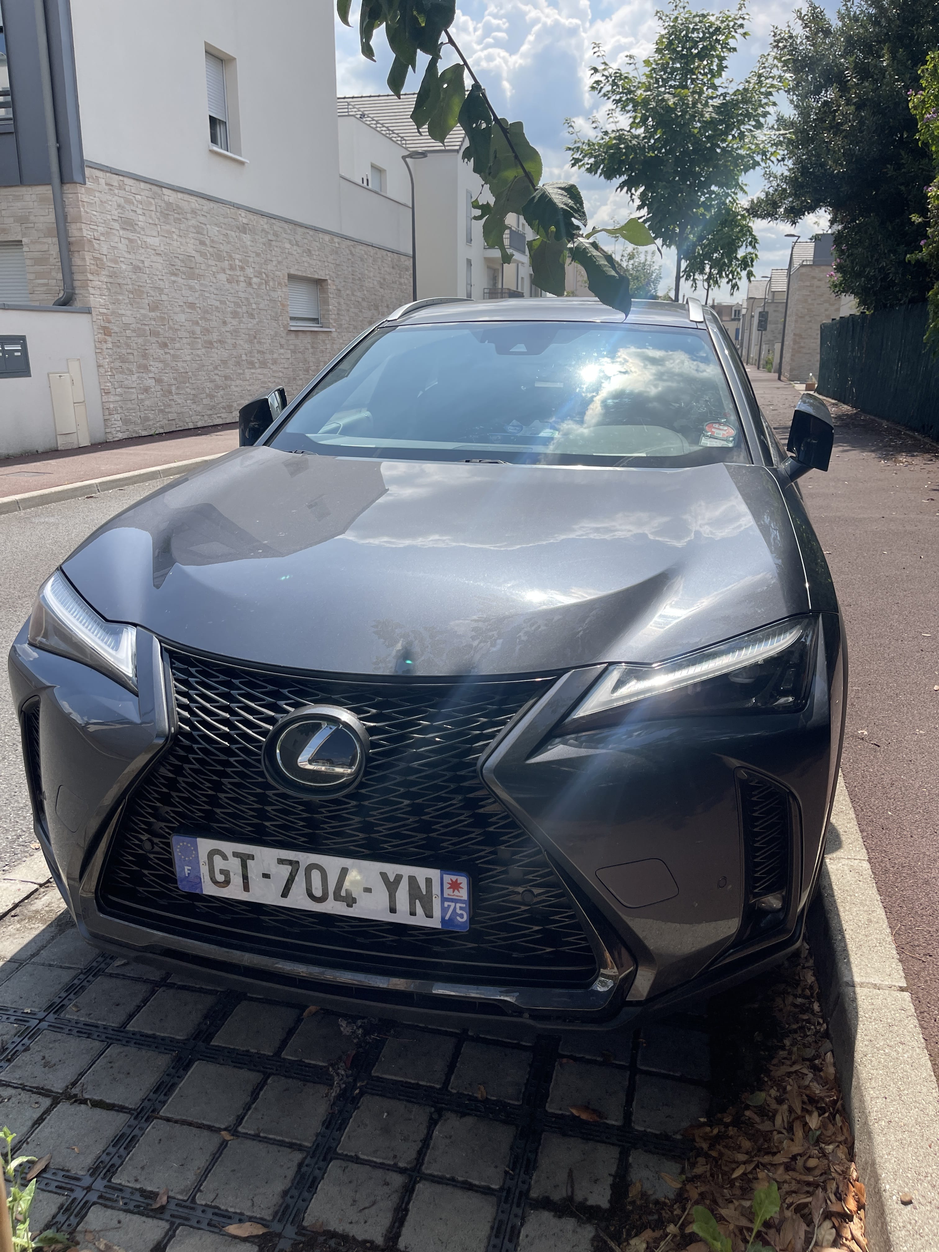 Lexus UX Hybride avec Quatre roues motrices