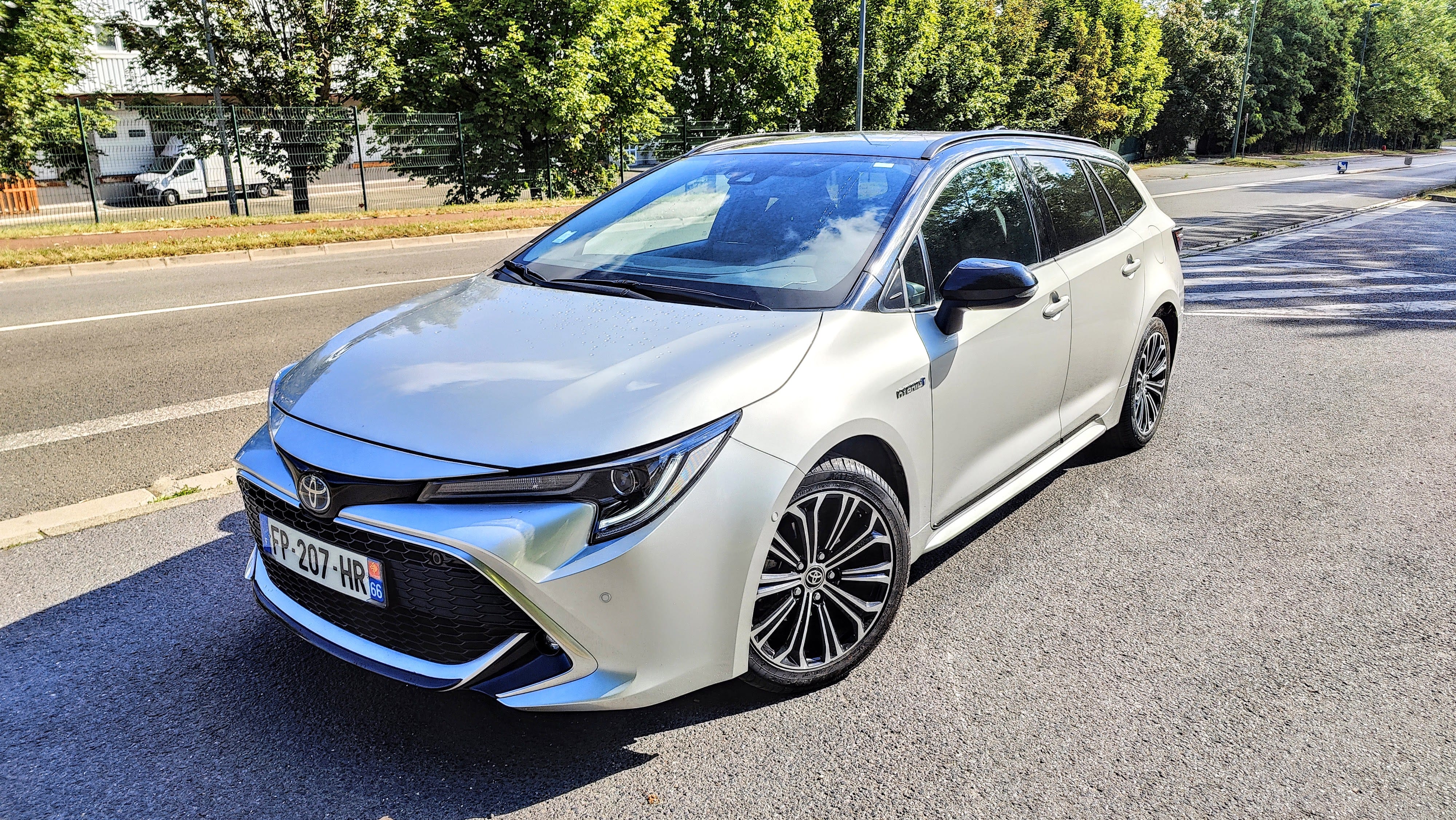 Toyota Corolla Break Hybride, 2020, Essence 95 / Électrique (hybride), automatique