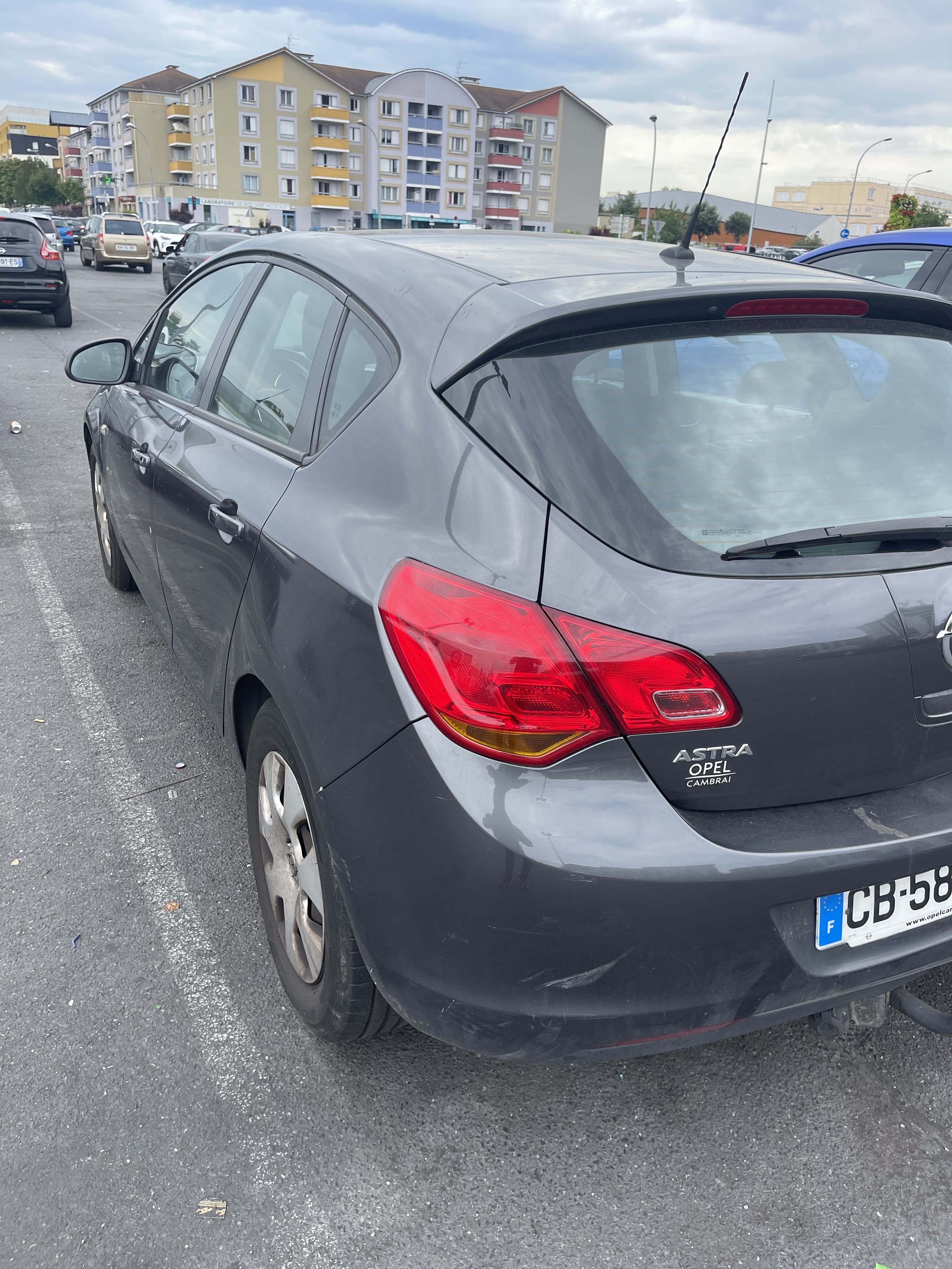 Opel Astra avec Régulateur de vitesse