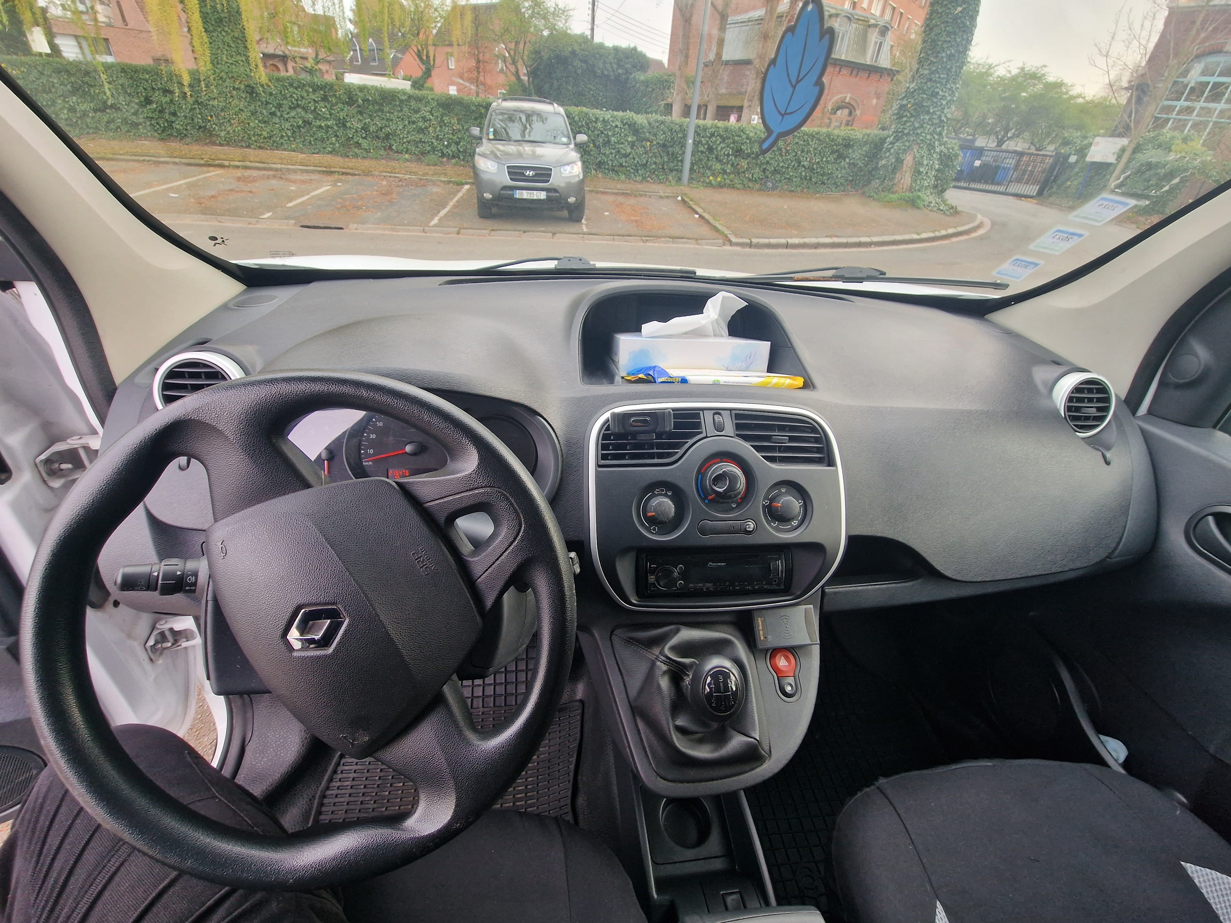 Renault Kangoo Fourgon avec Autoradio