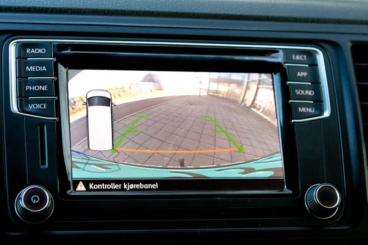 Volkswagen Transporter with Apple CarPlay