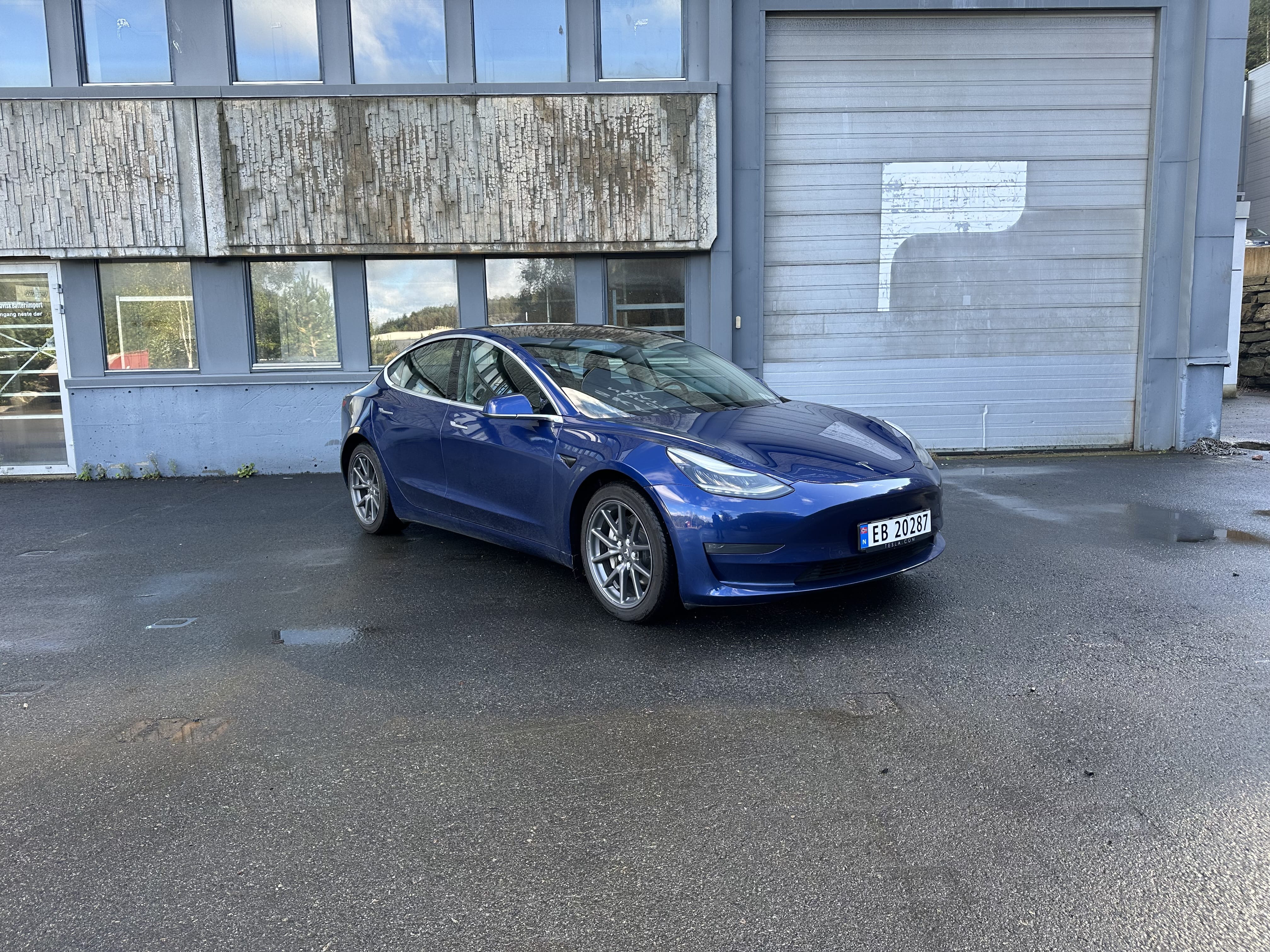 Tesla Model 3 Long Range med GPS