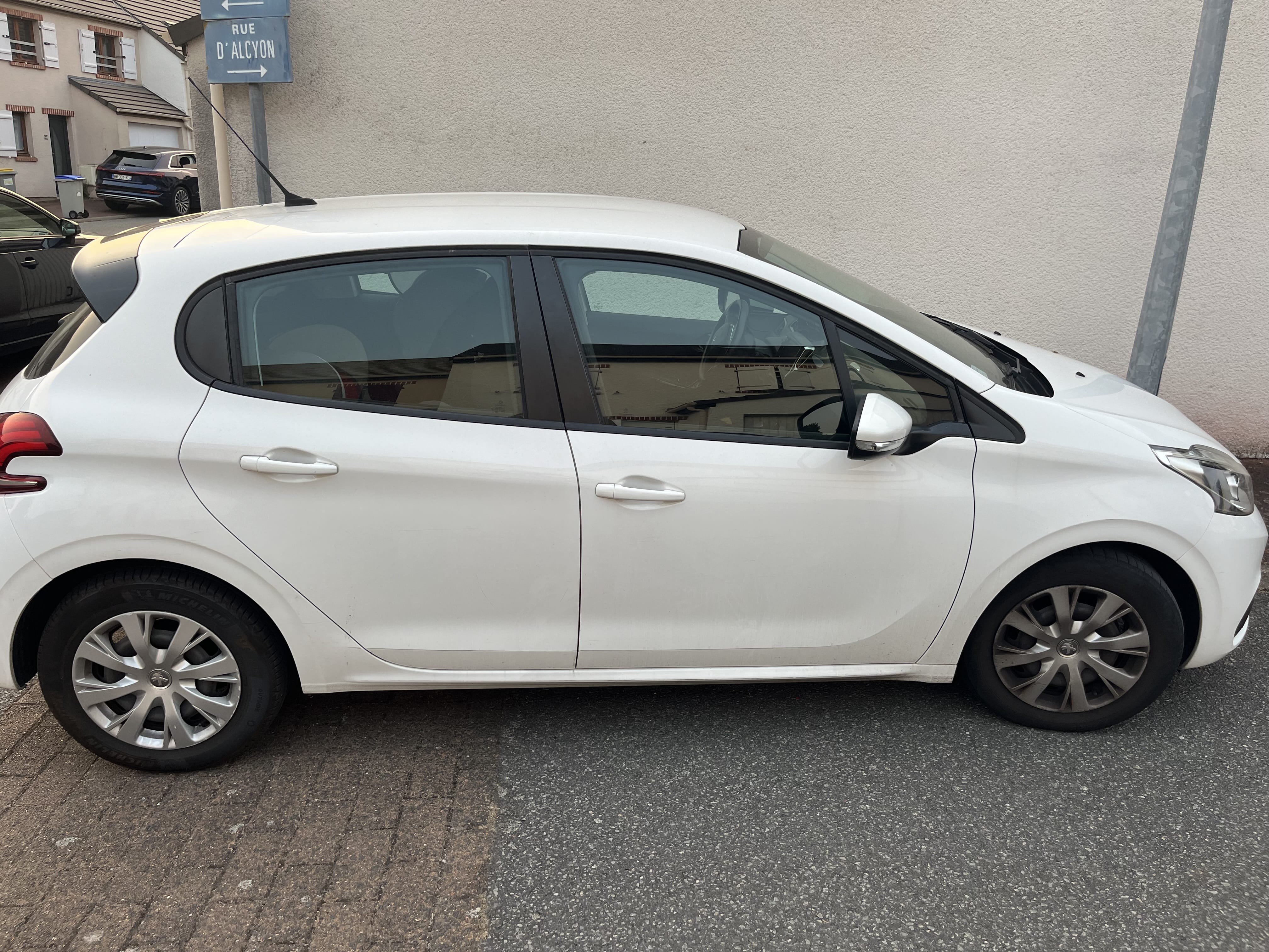 Peugeot 208, 2017, Diesel