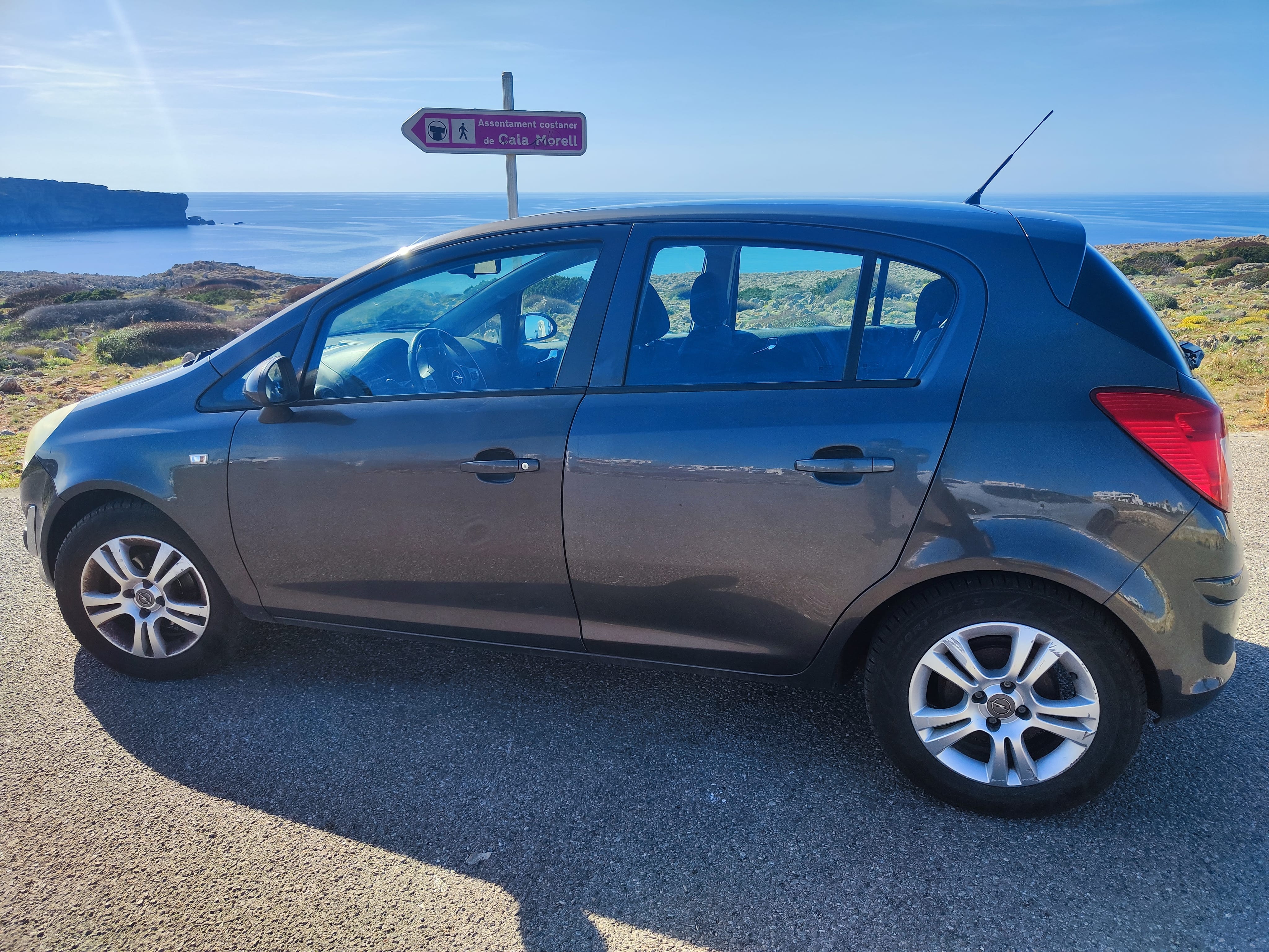 Opel Corsa 1.2 con Aire acondicionado