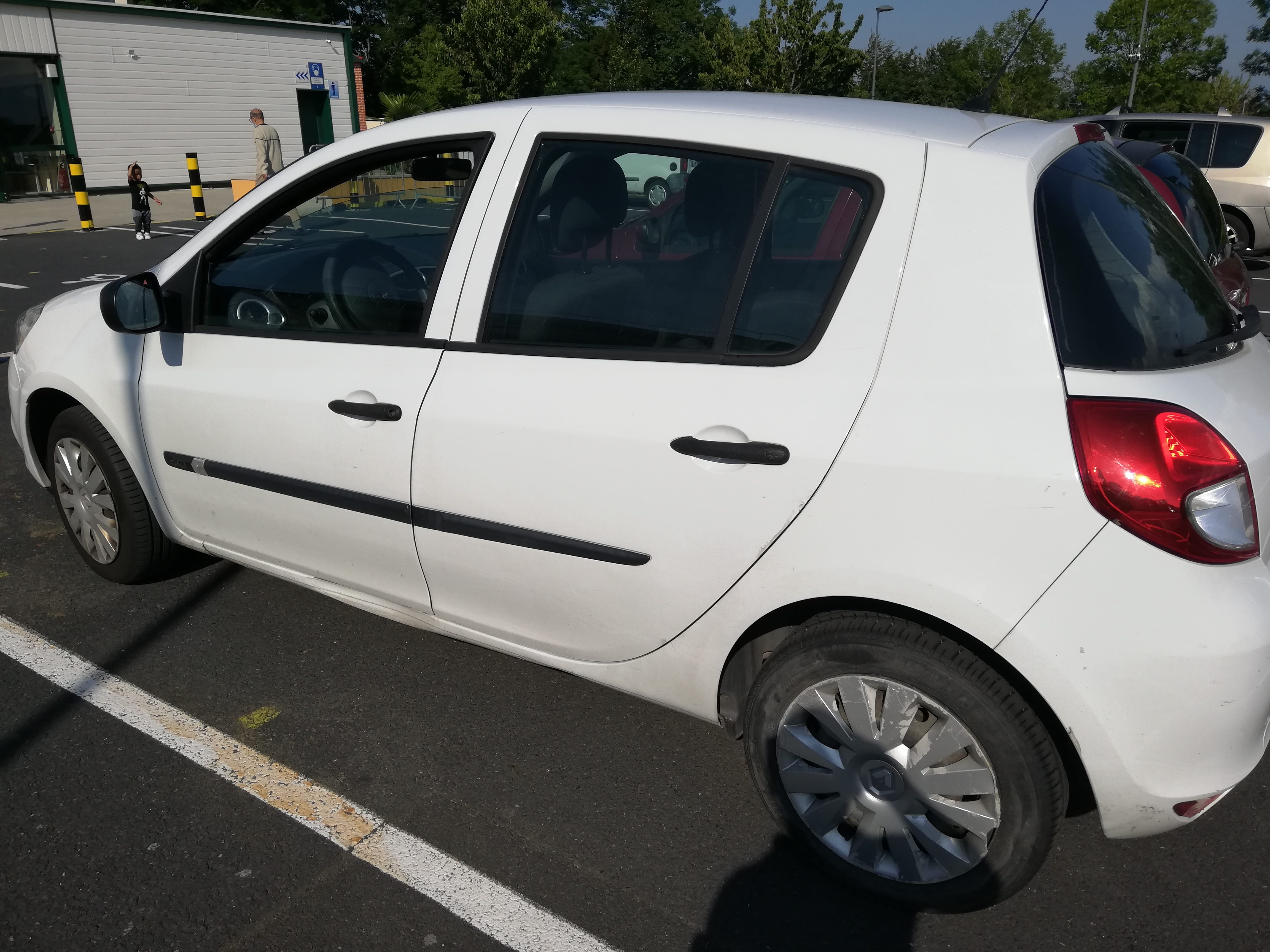 Renault Clio avec Siège bébé