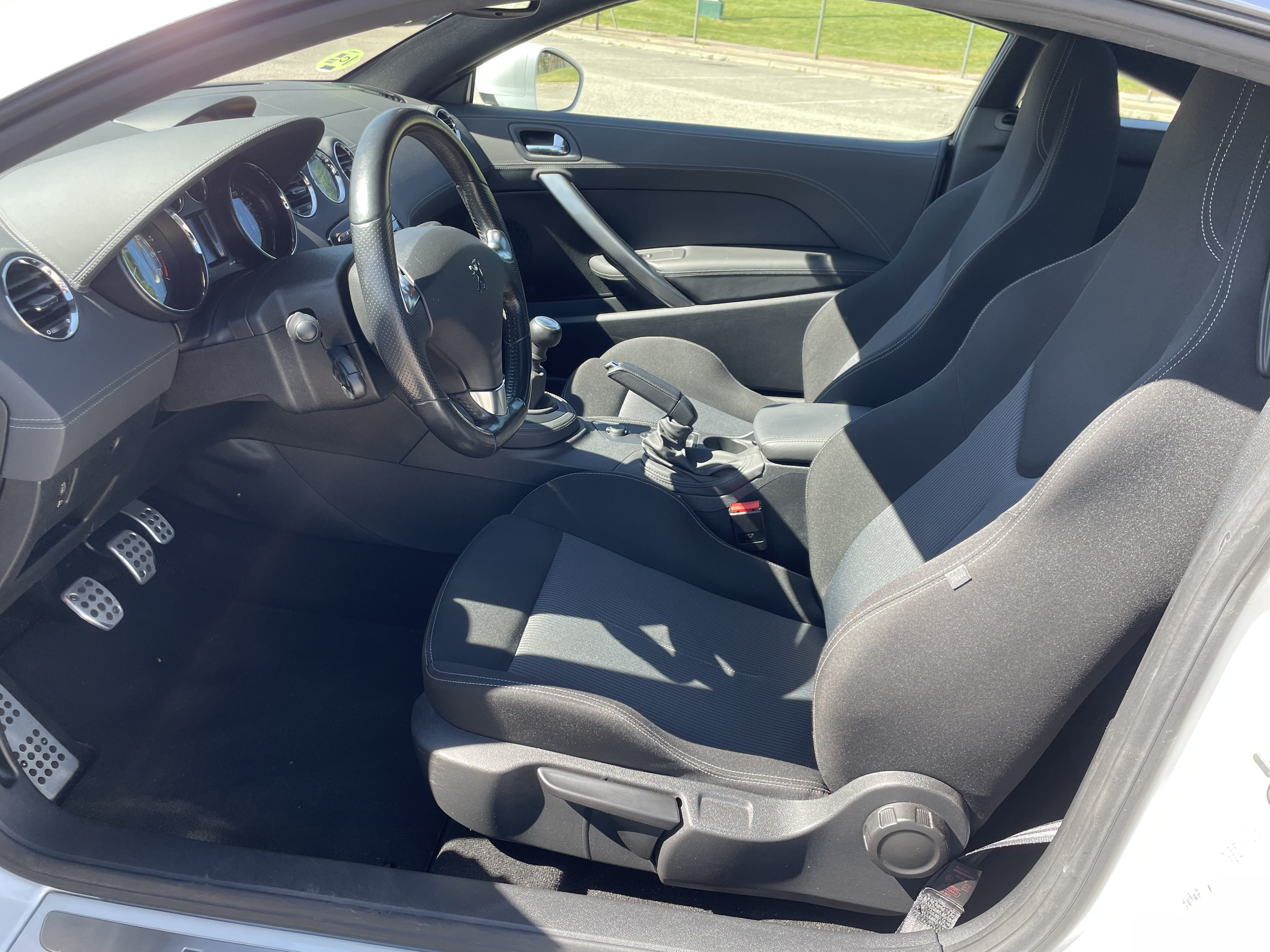 Peugeot RCZ con Control de velocidad