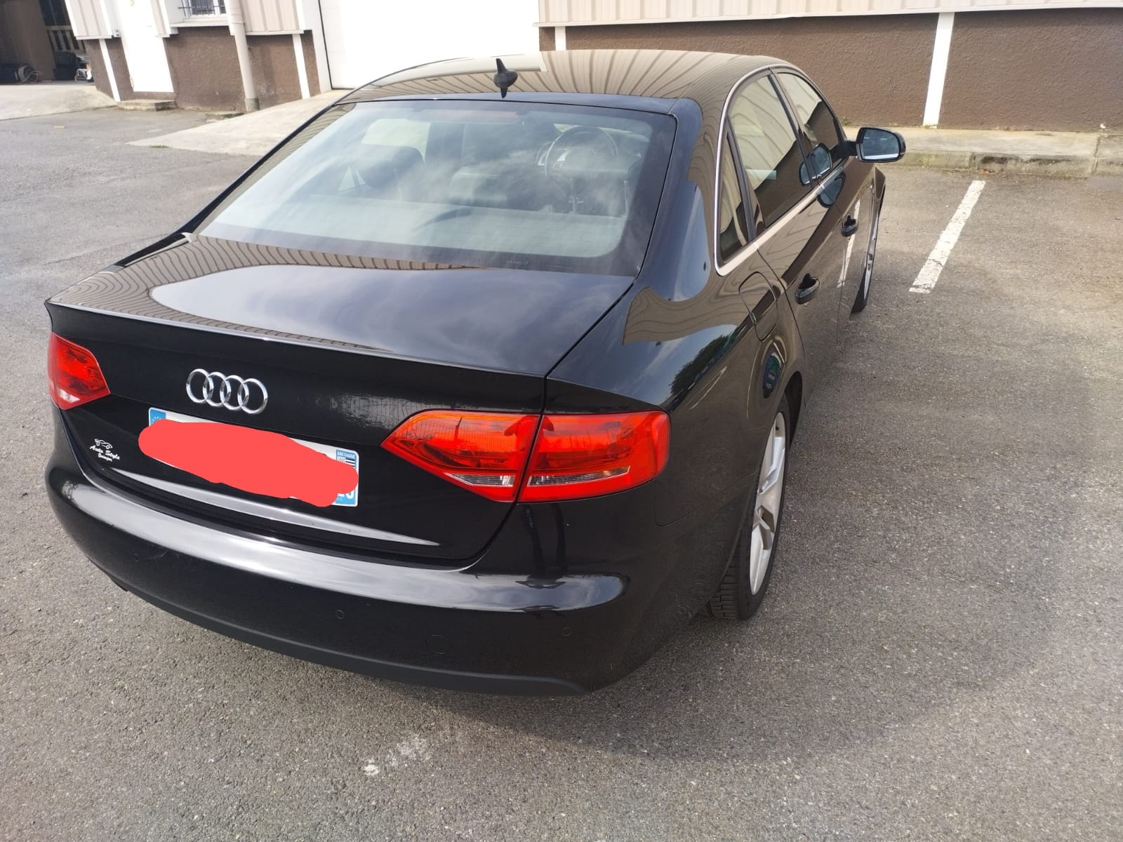 Audi A4 Avant 2.0 tdi Sline avec GPS