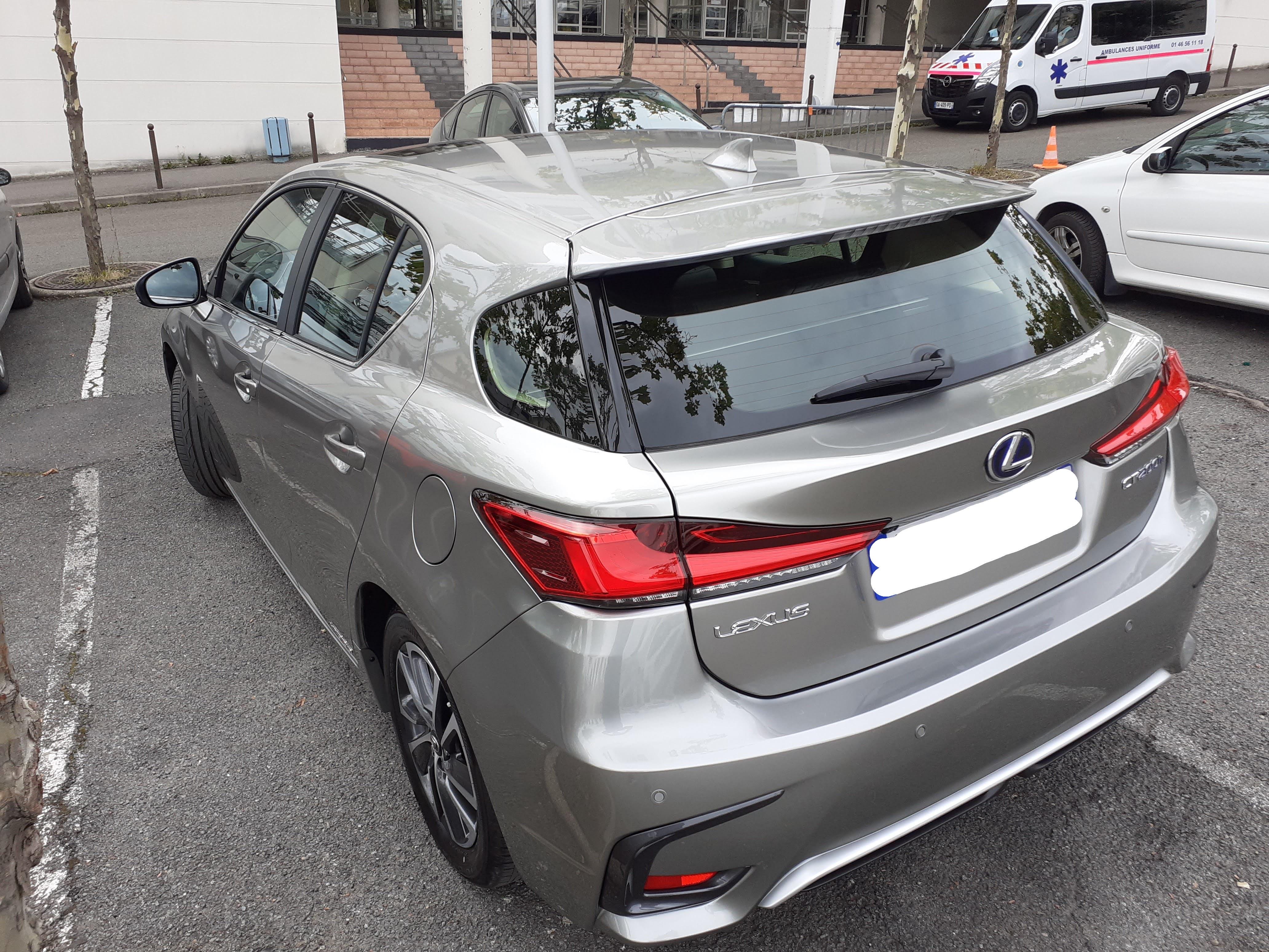 Lexus CT 200h avec Climatisation