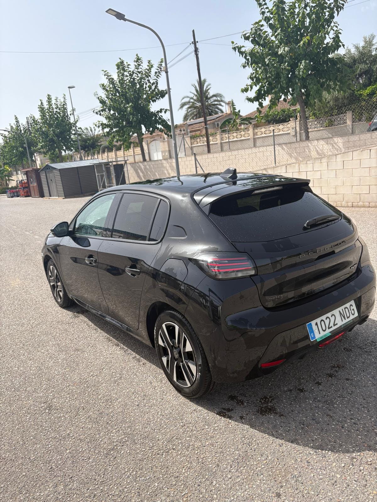 Peugeot 208 con Aire acondicionado