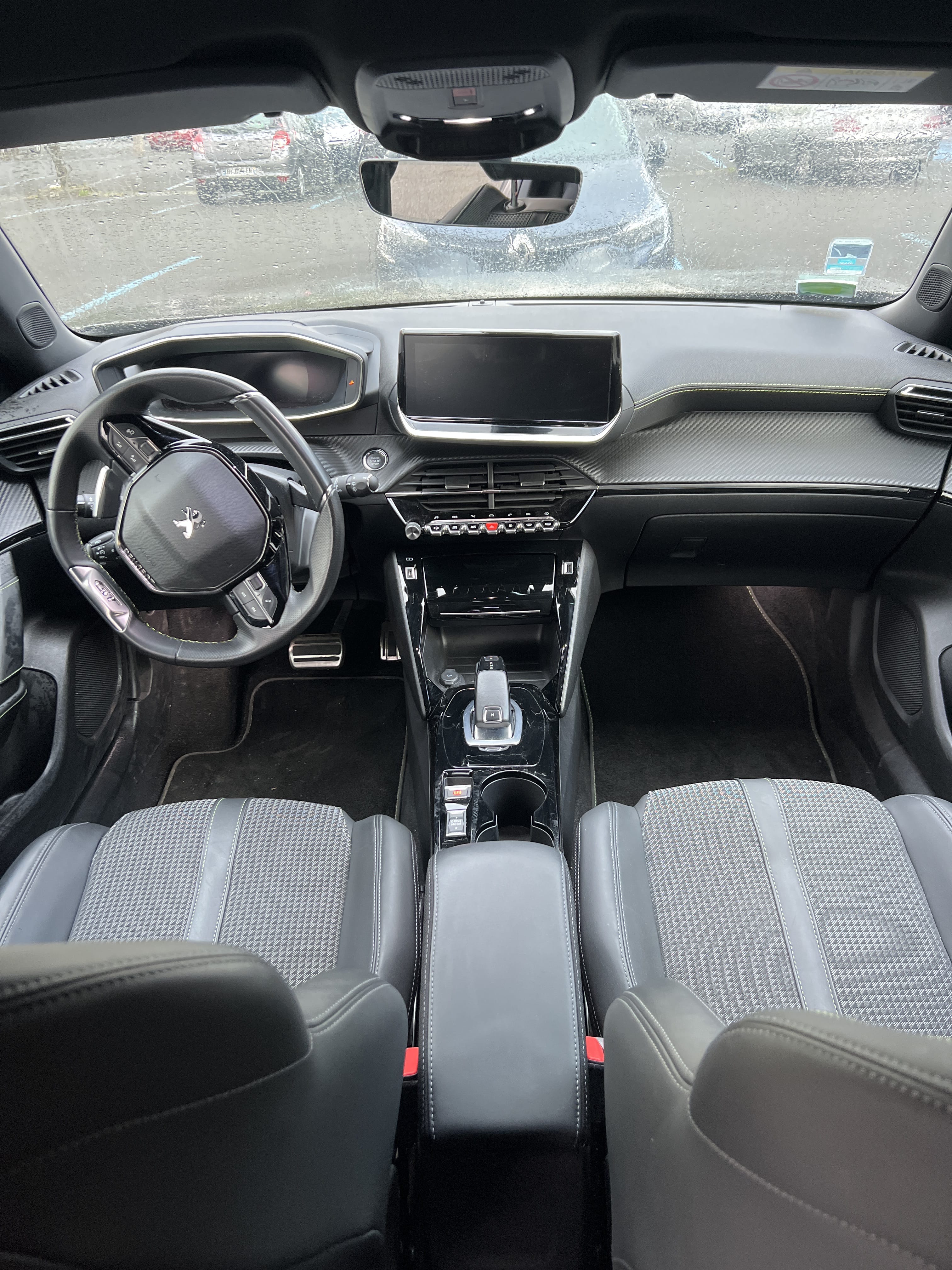 Peugeot 2008 avec GPS