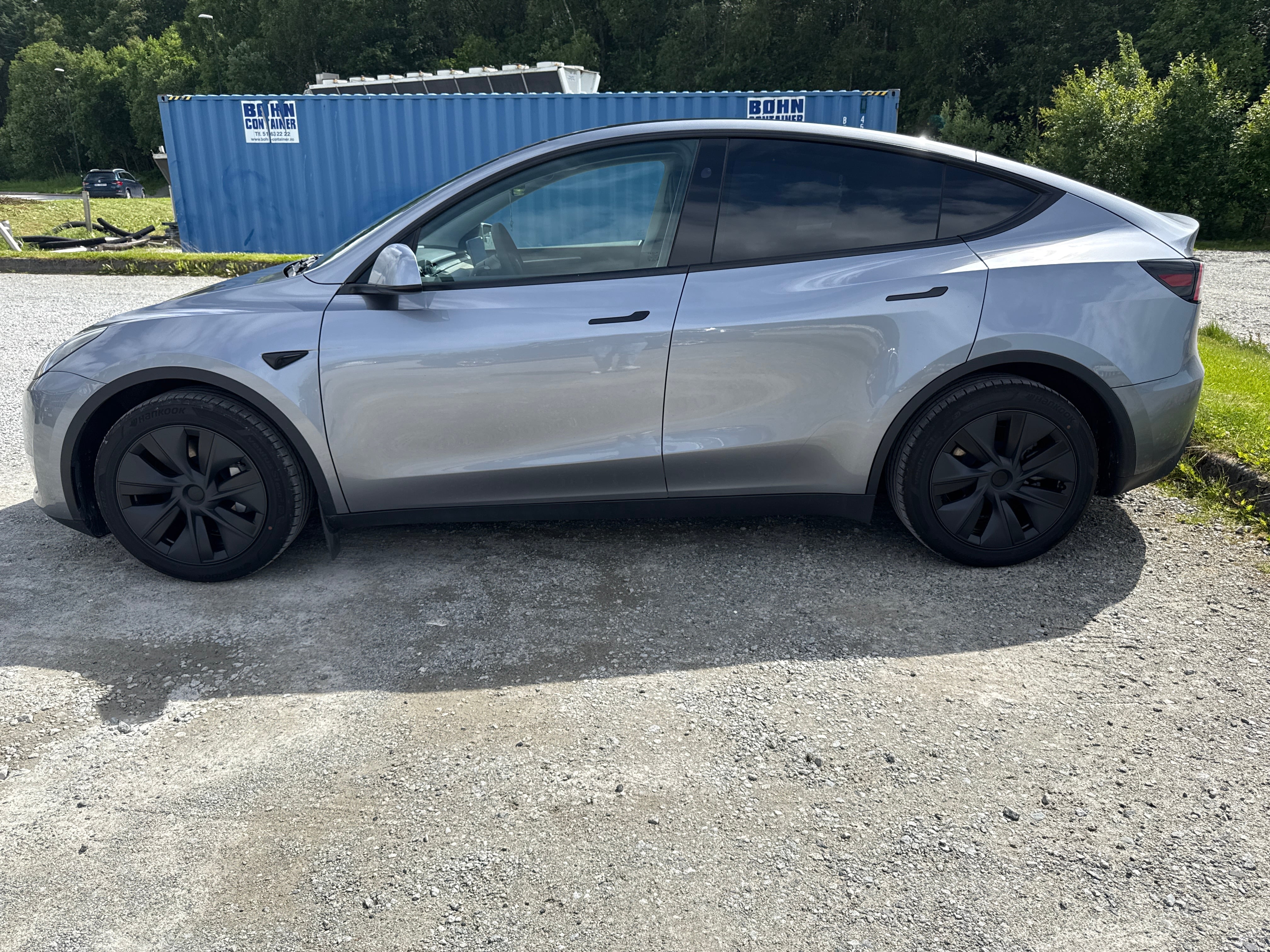 Tesla Model Y Long Range with Air conditioning