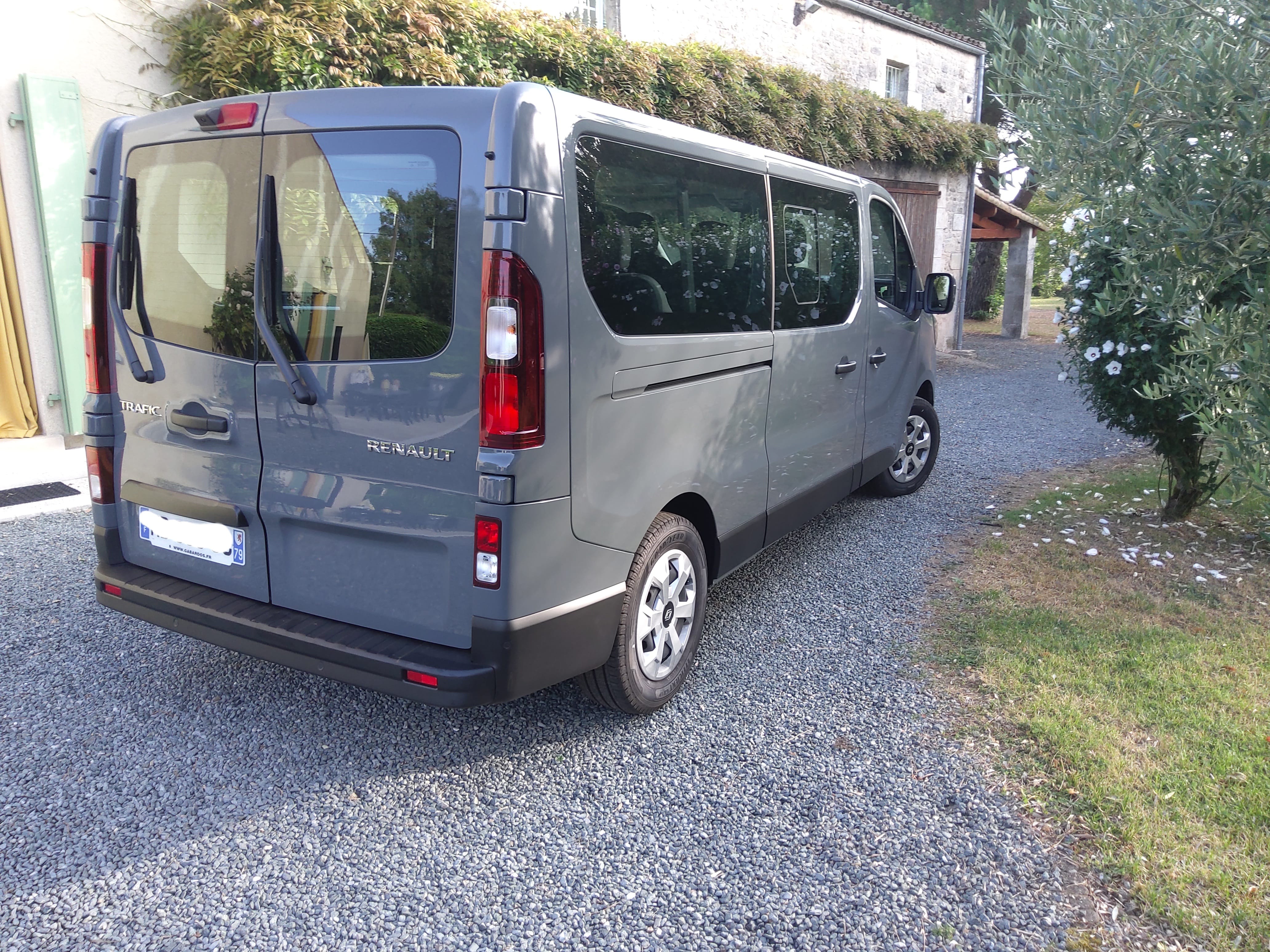 Renault Trafic 3 L2 2.0 HDI 150 CV avec Audio Bluetooth
