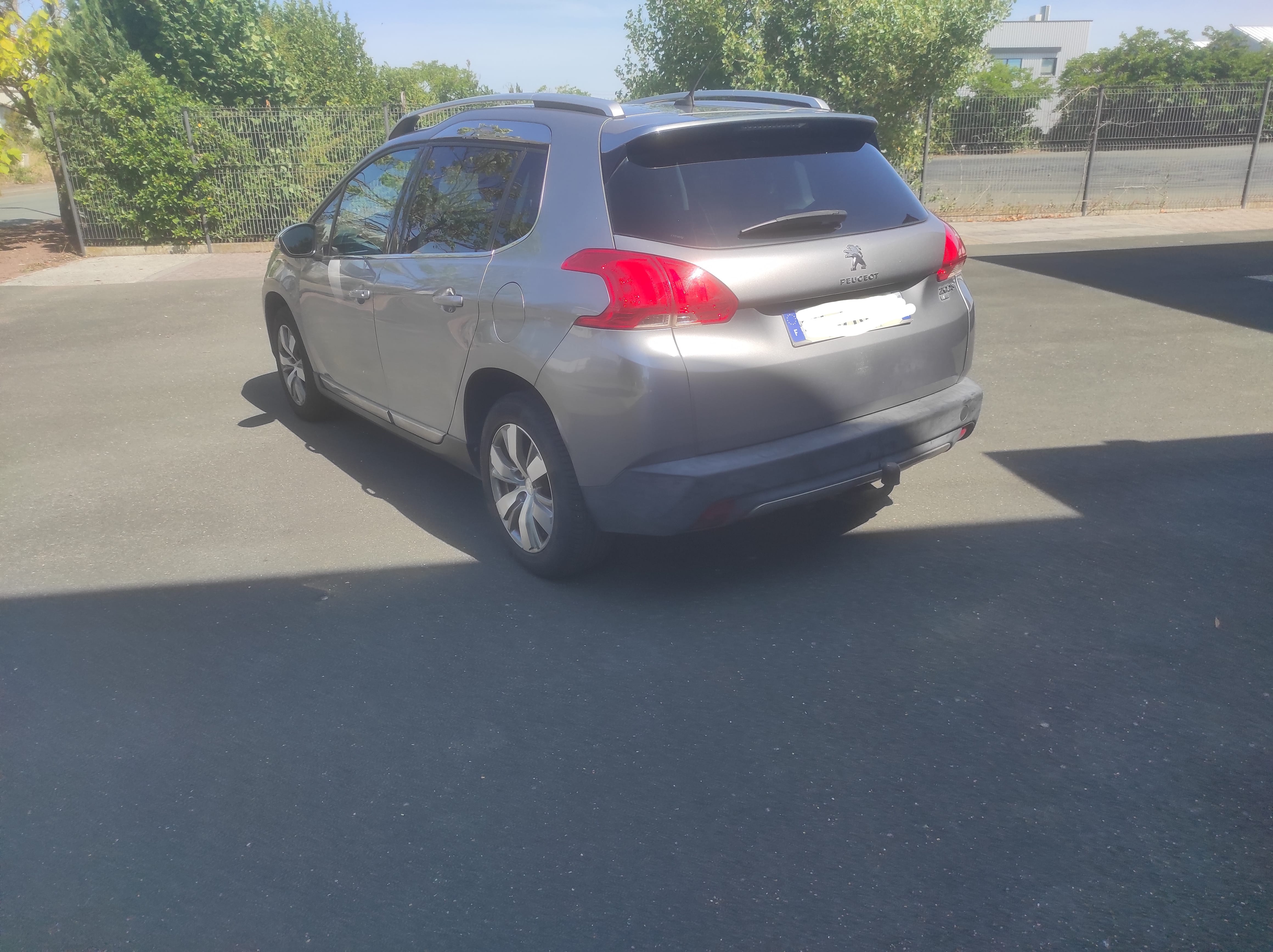 Peugeot 2008 avec GPS