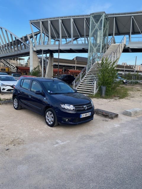 Dacia Sandero avec Entrée audio / iPod