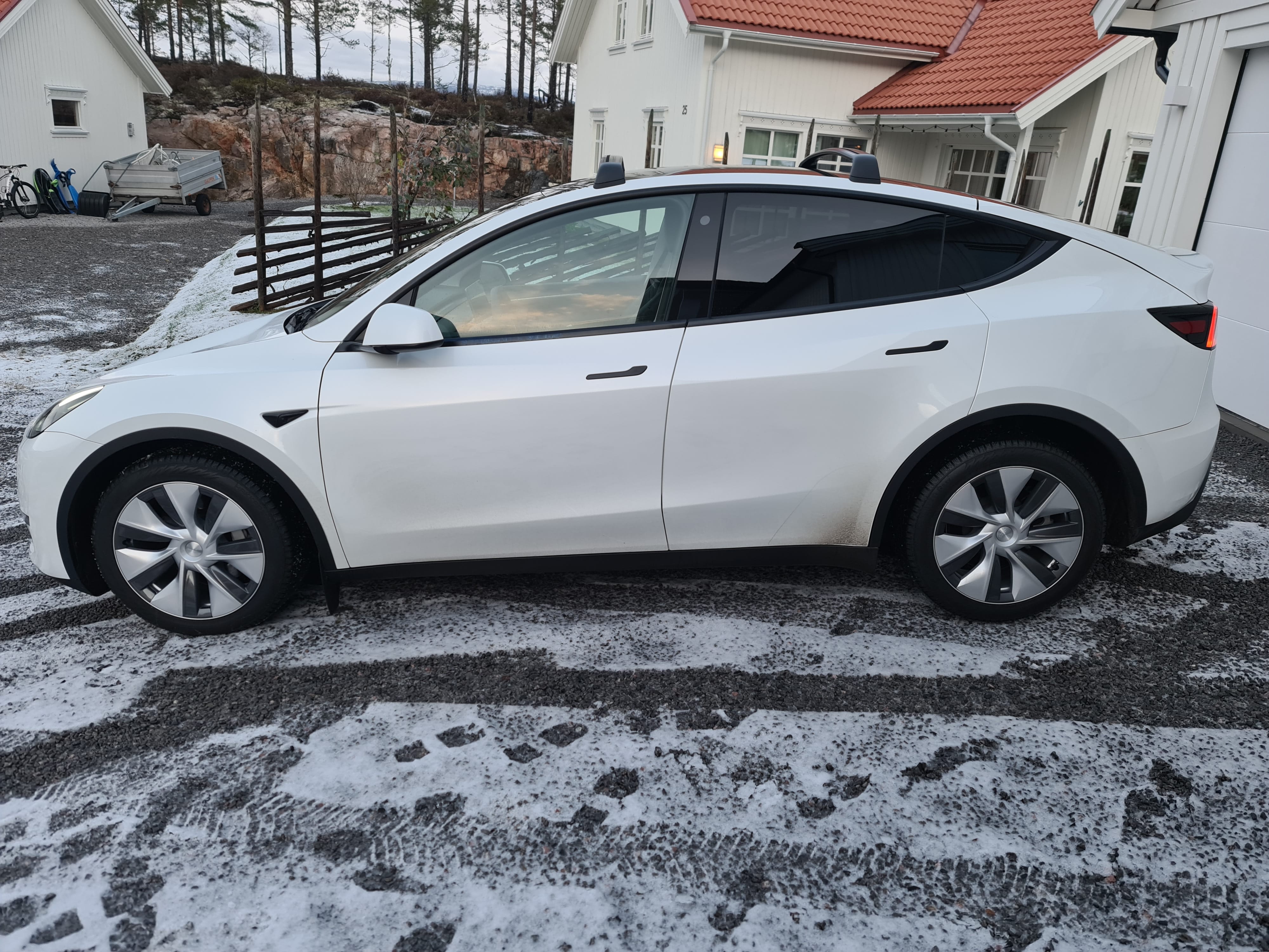 Tesla Model Y Long Range med Aircondition