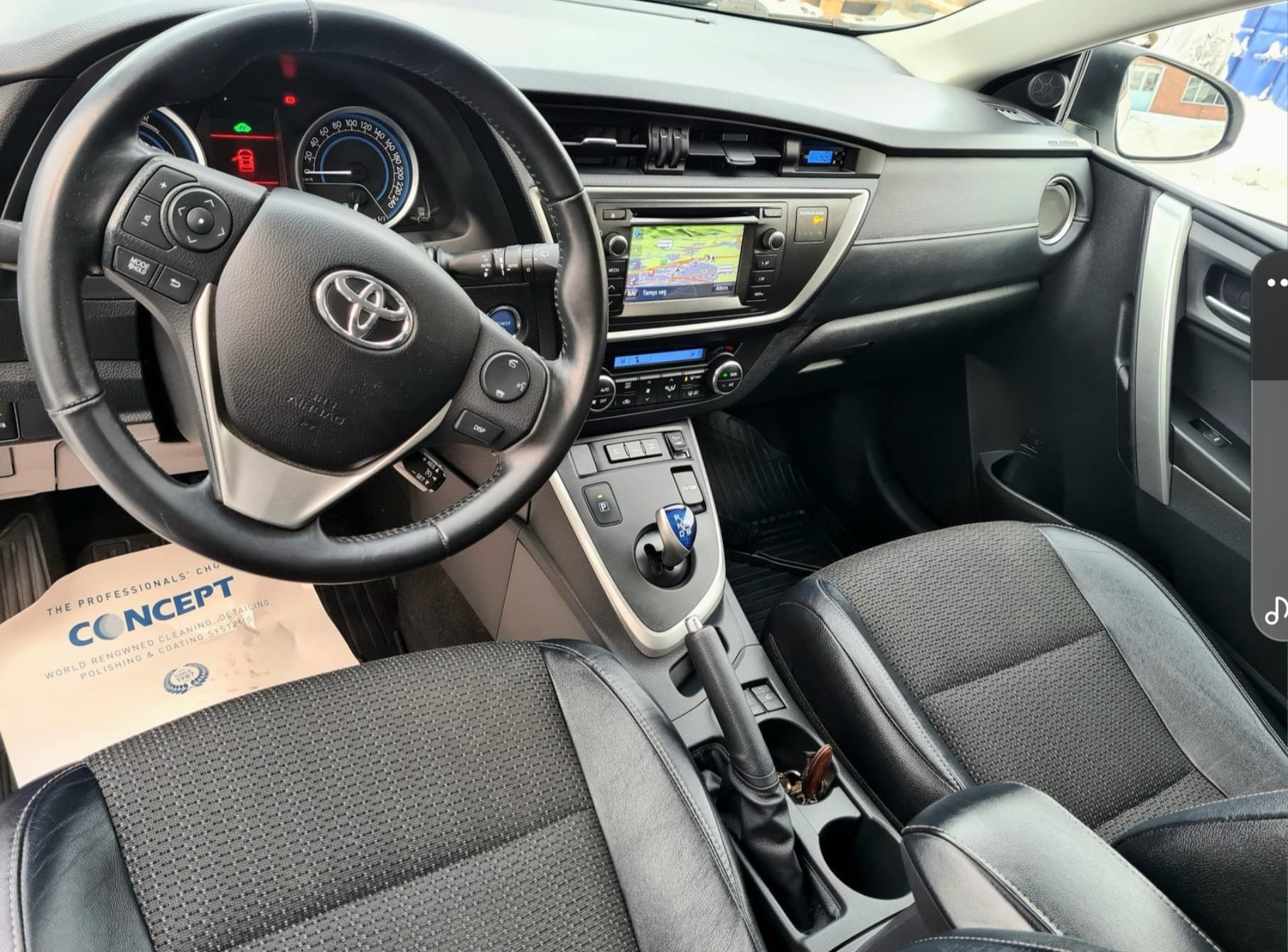 Toyota Auris 1,8 Hybrid, Automat, Panorama tak med Cruisekontroll