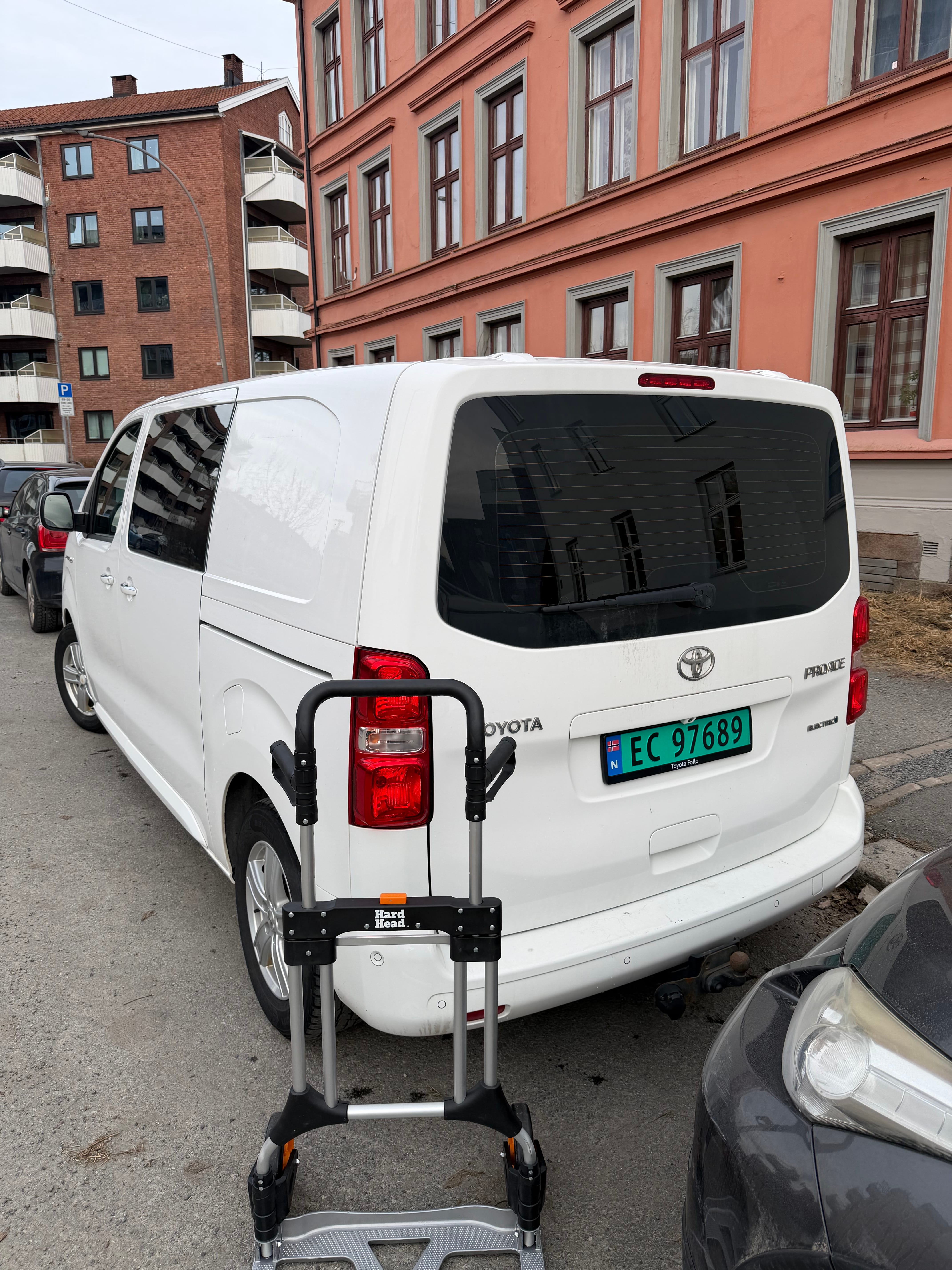 Toyota Proace Varebil Elektrisk (3 seter) 210cm lasterom m/tralle! mit Rückfahrkamera