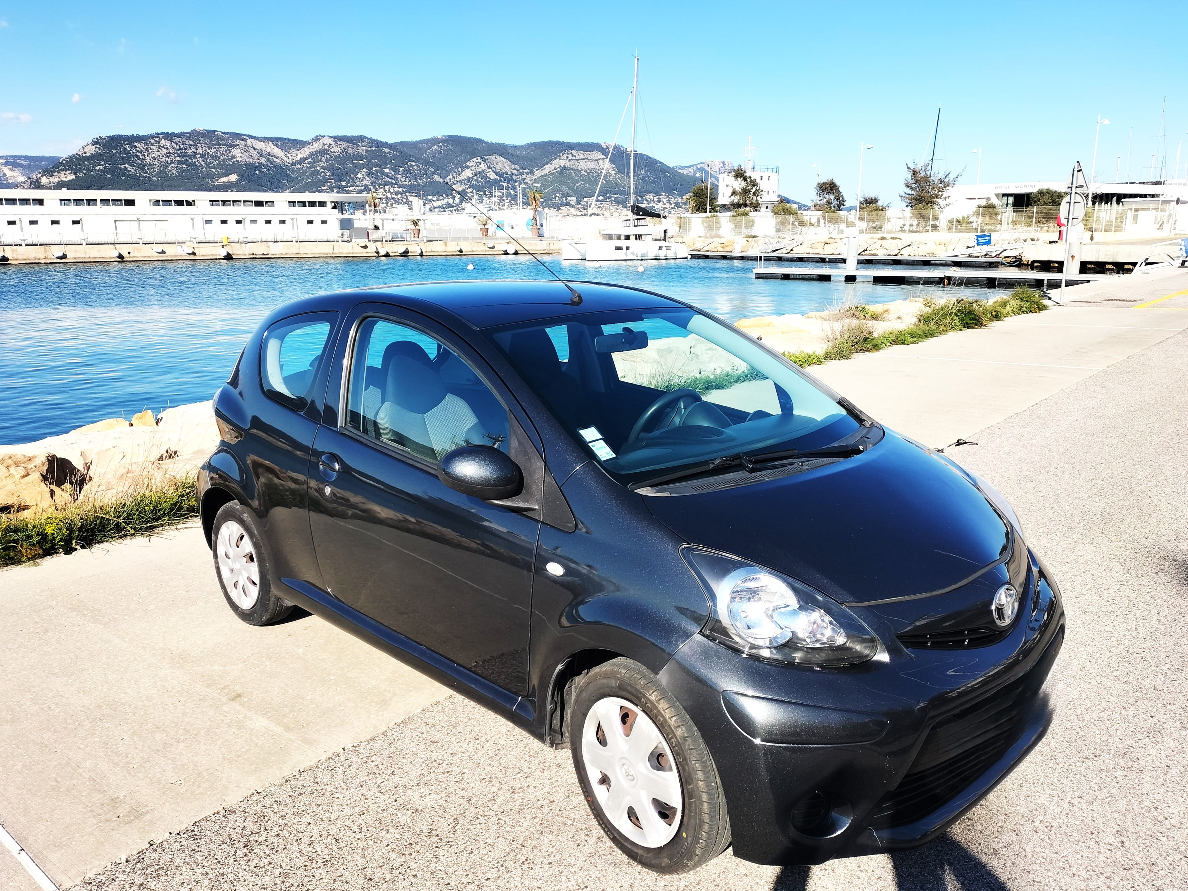 Toyota Aygo Dynamique 2013 – 1.0 VVT-i – 68 ch – Essence – Boîte manuelle - Climatisation