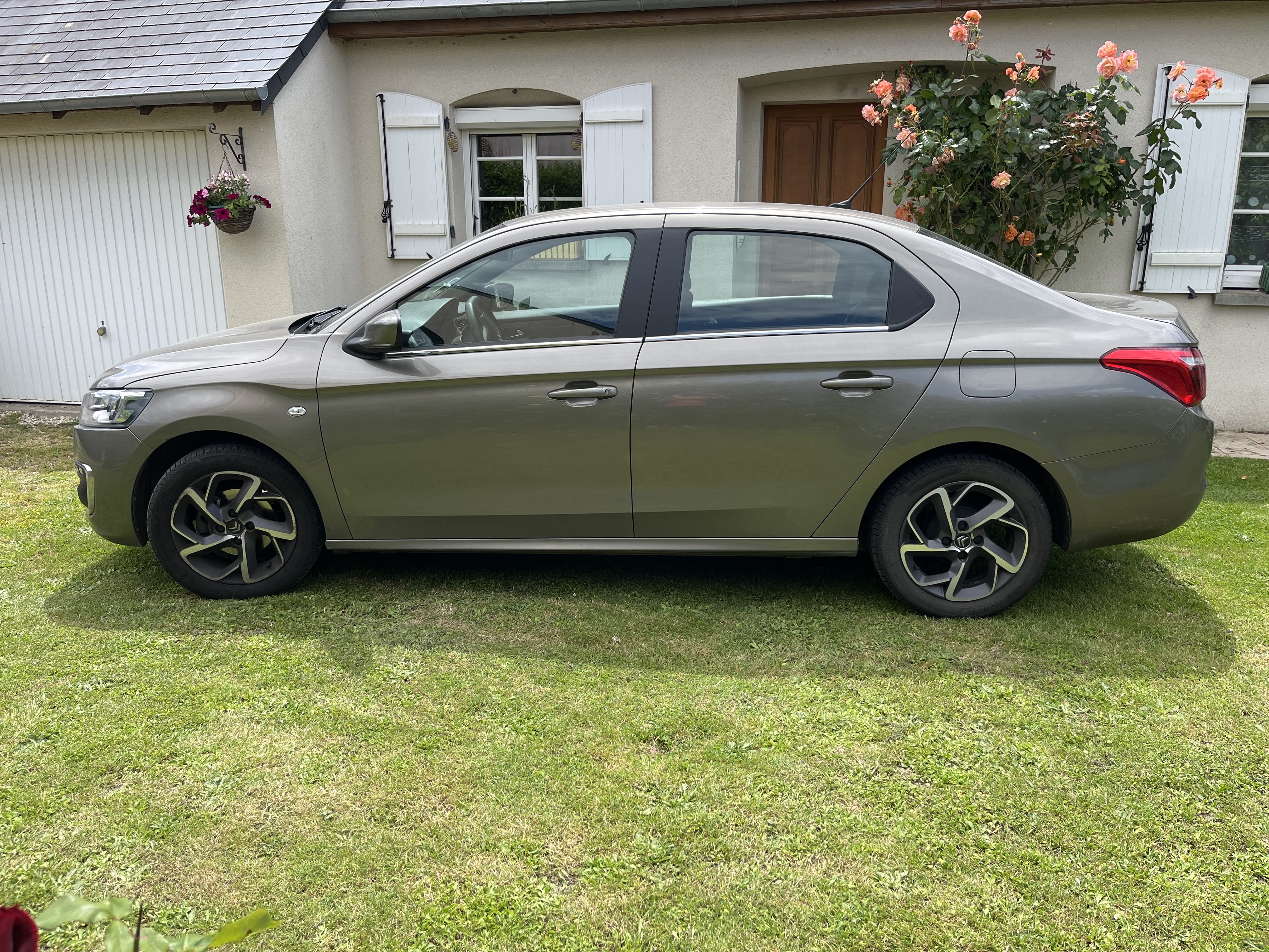 Citroen C-Elysée avec Climatisation