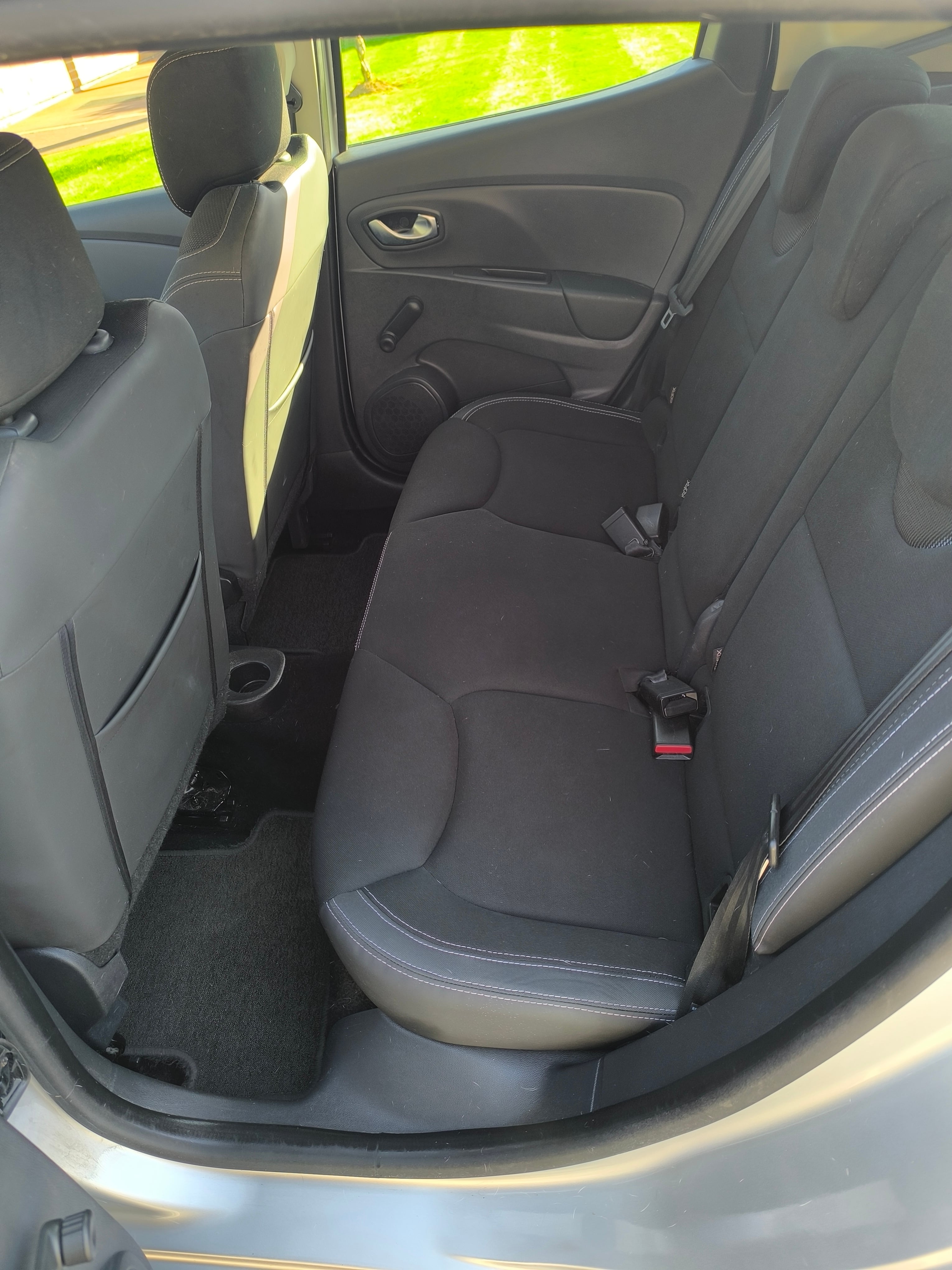 Renault Clio avec Autoradio