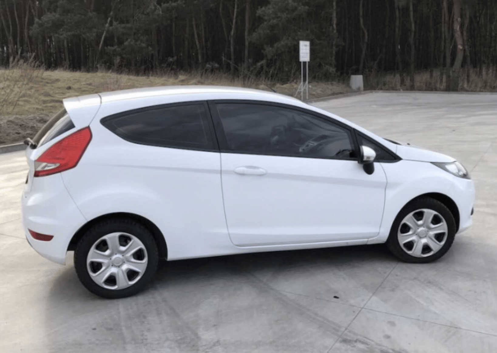 Ford Fiesta avec Siège bébé