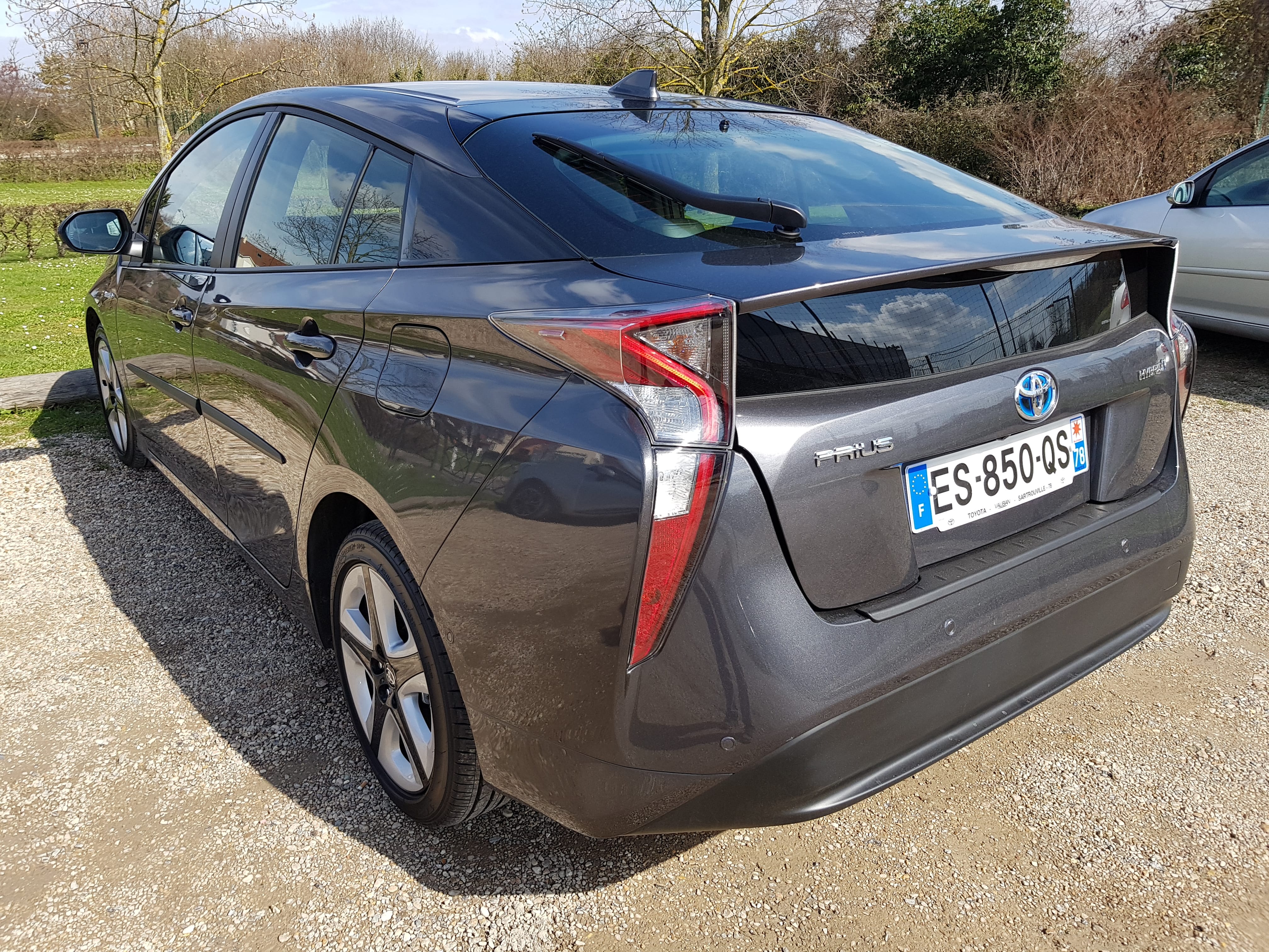 Toyota Prius Lounge hybride avec Entrée audio / iPod