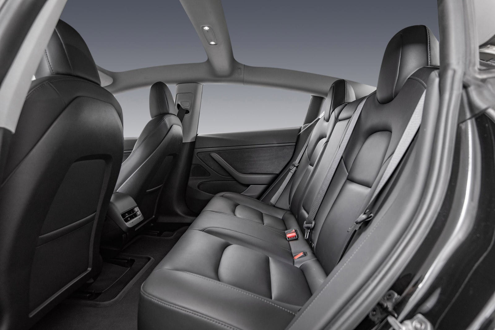 Tesla Model 3 med Lydinngang