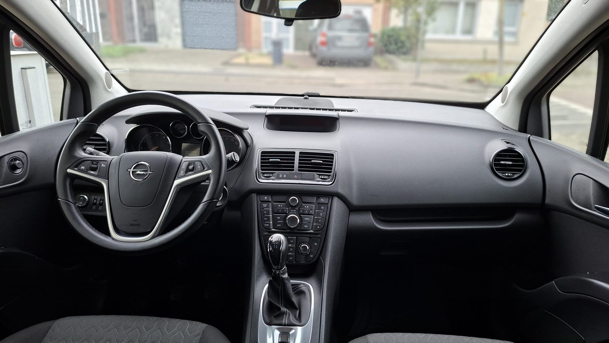 Opel Meriva avec Port USB